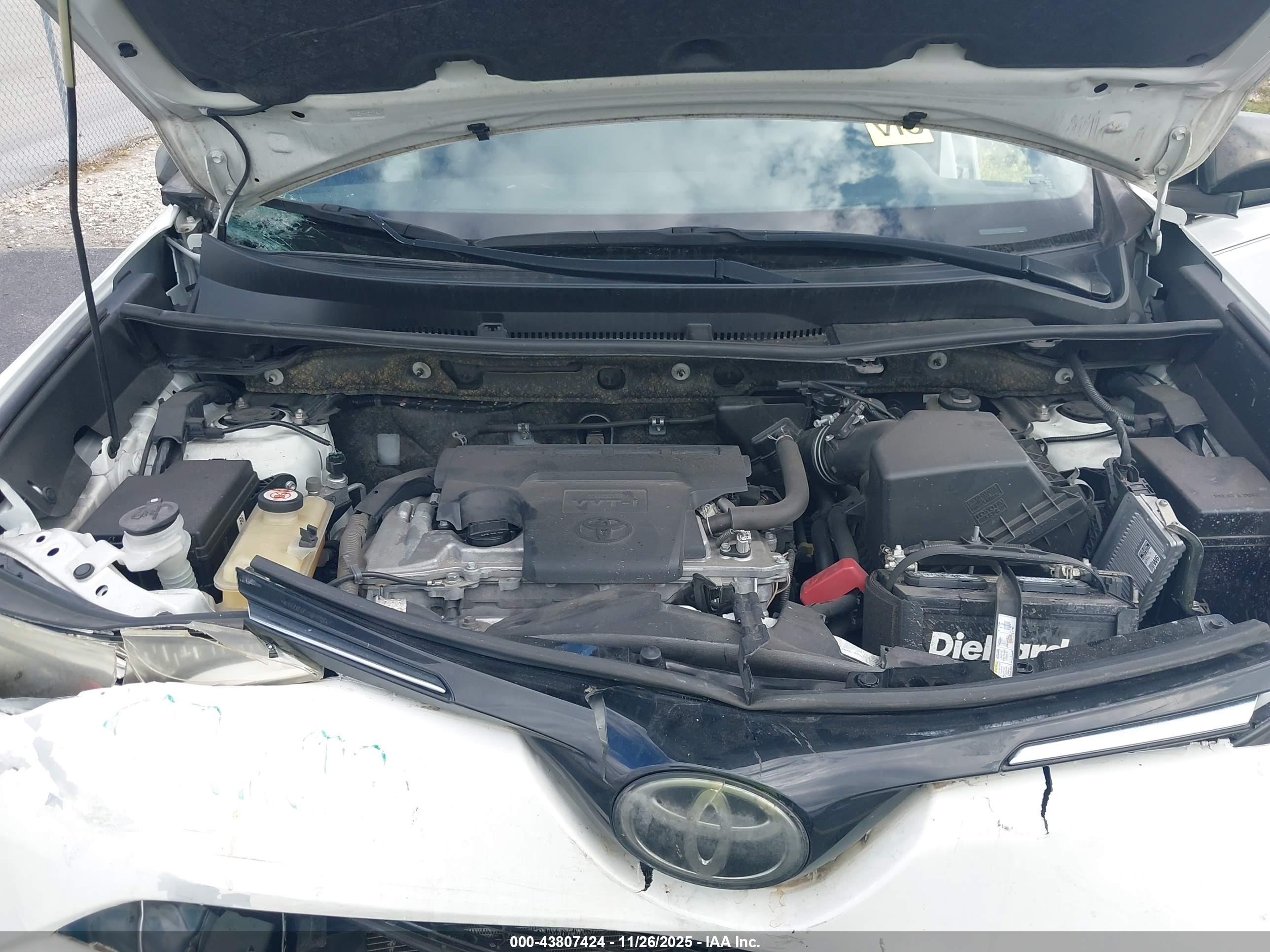 TOYOTA RAV4 image 10