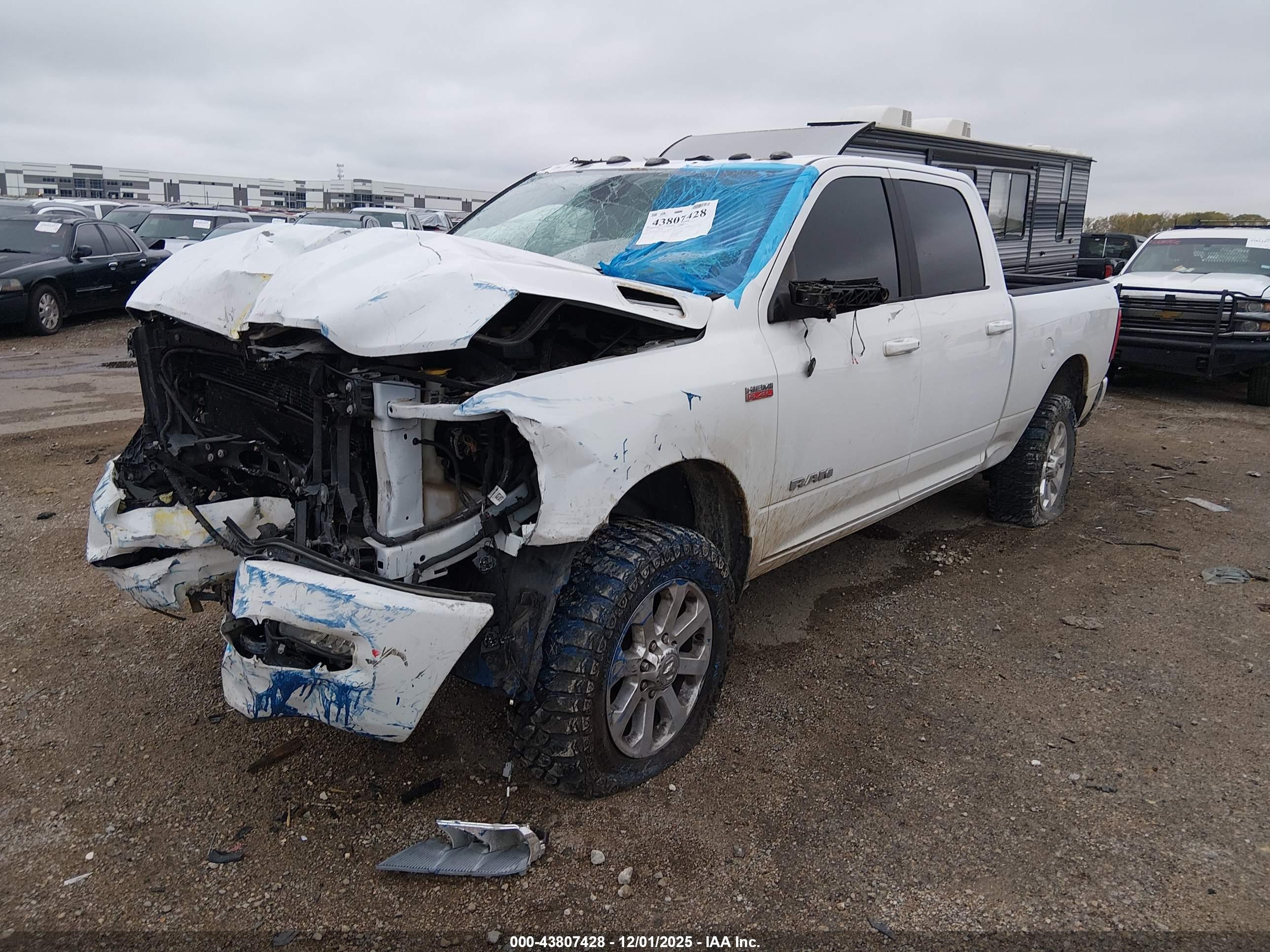 RAM 2500 image 2