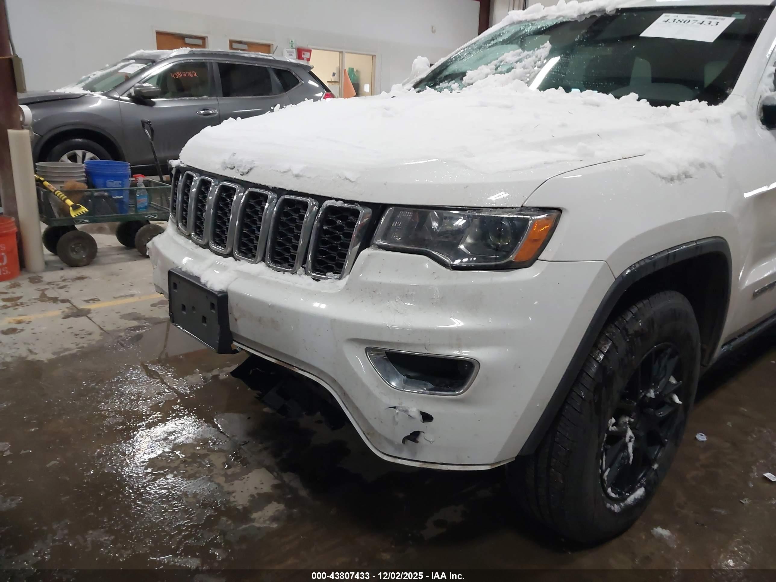 JEEP GRAND image 6