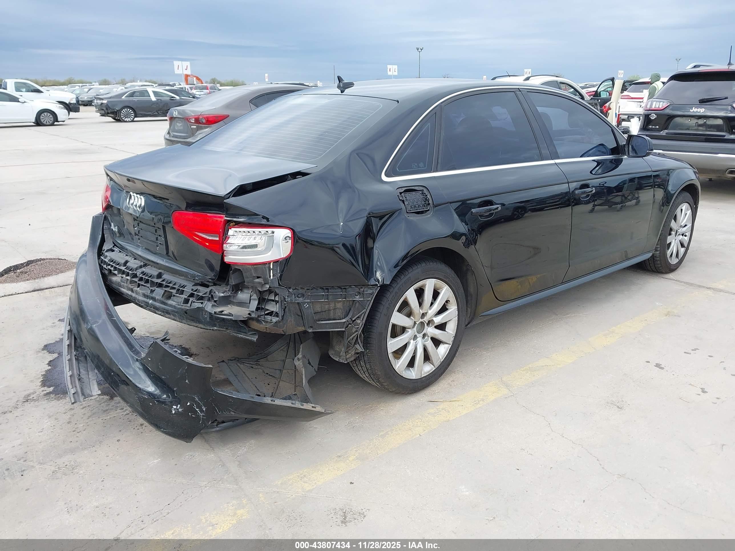 AUDI A4 image 4