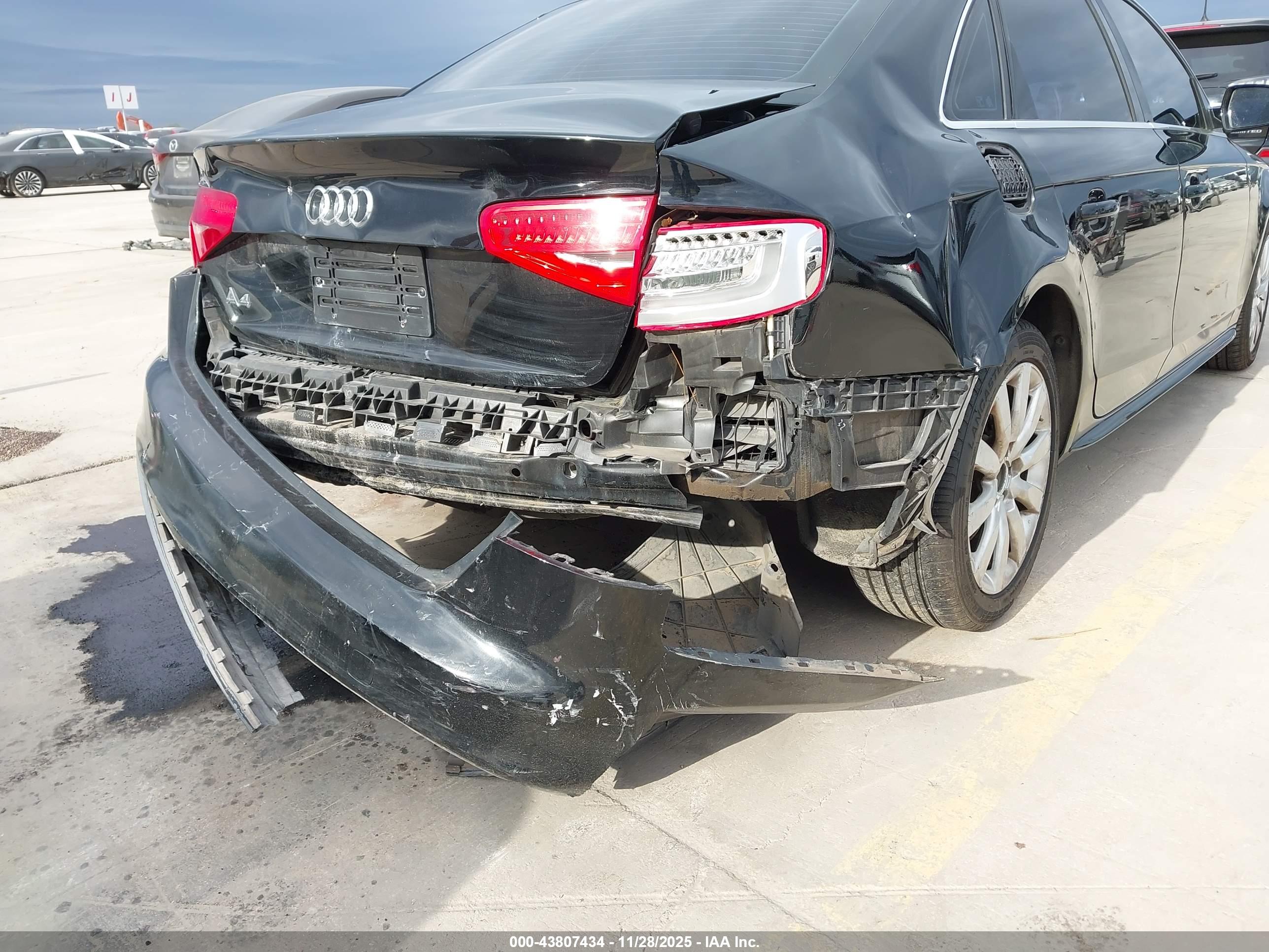 AUDI A4 image 6