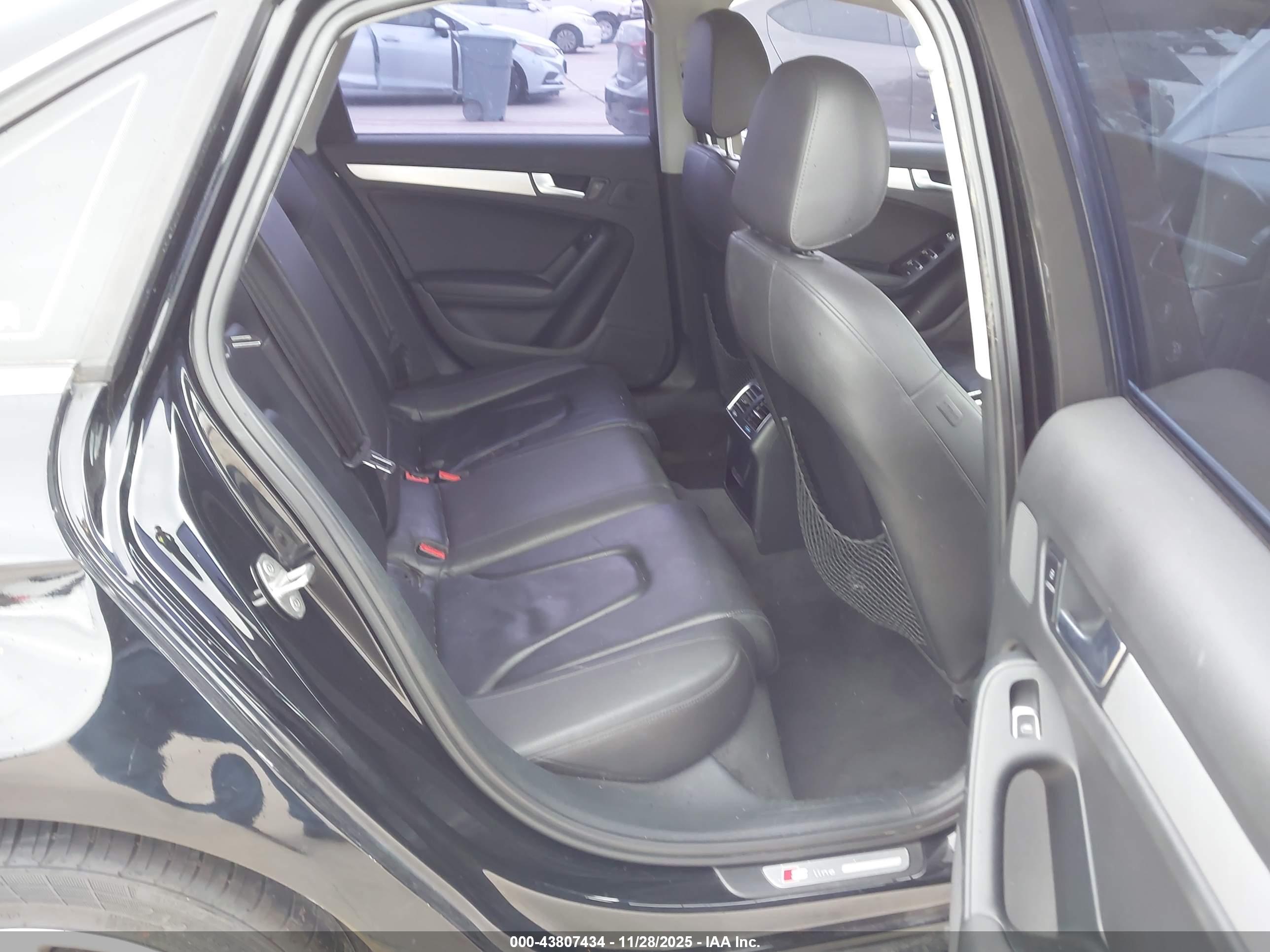AUDI A4 image 8