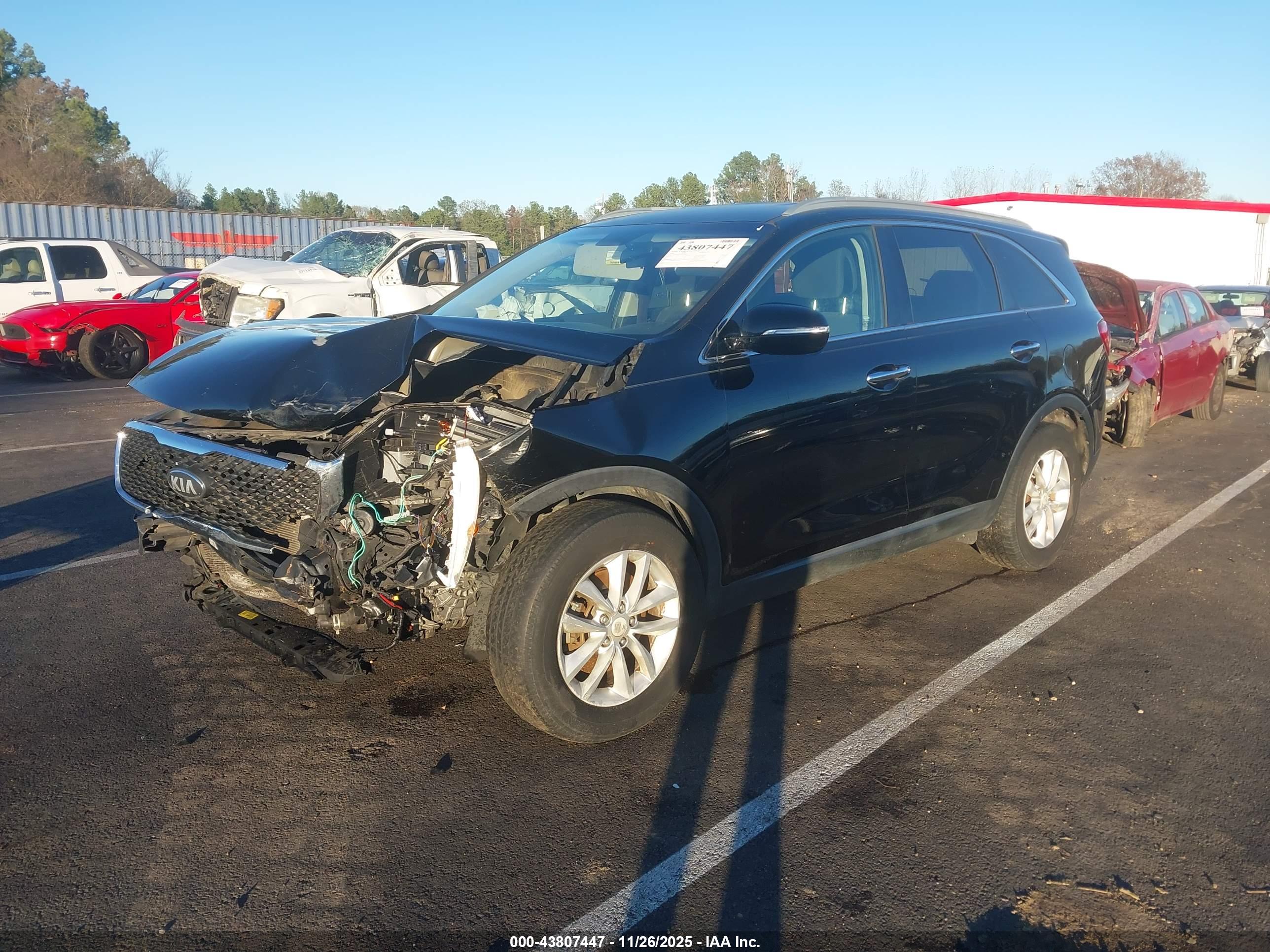 KIA SORENTO image 2