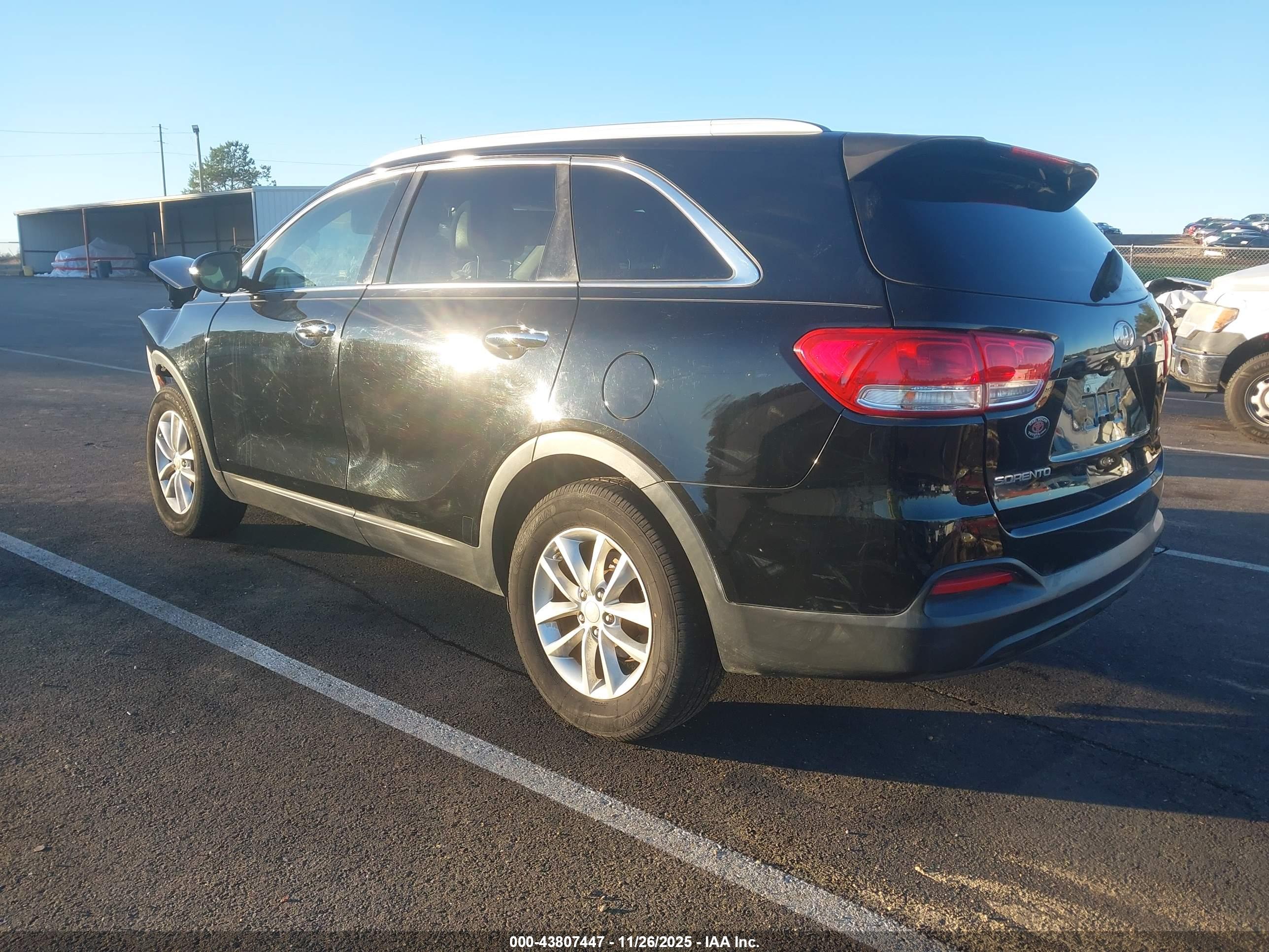 KIA SORENTO image 3