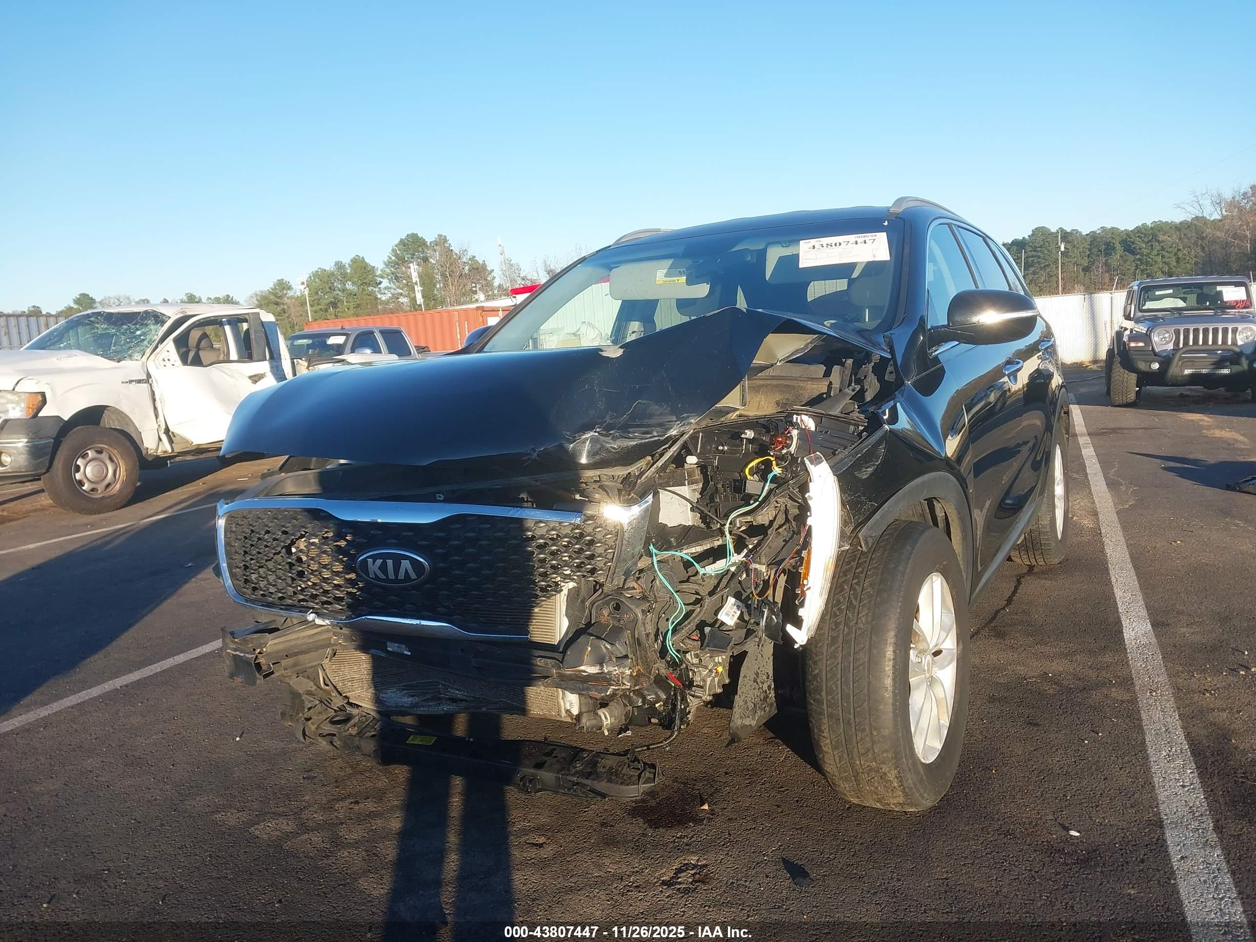 KIA SORENTO image 6