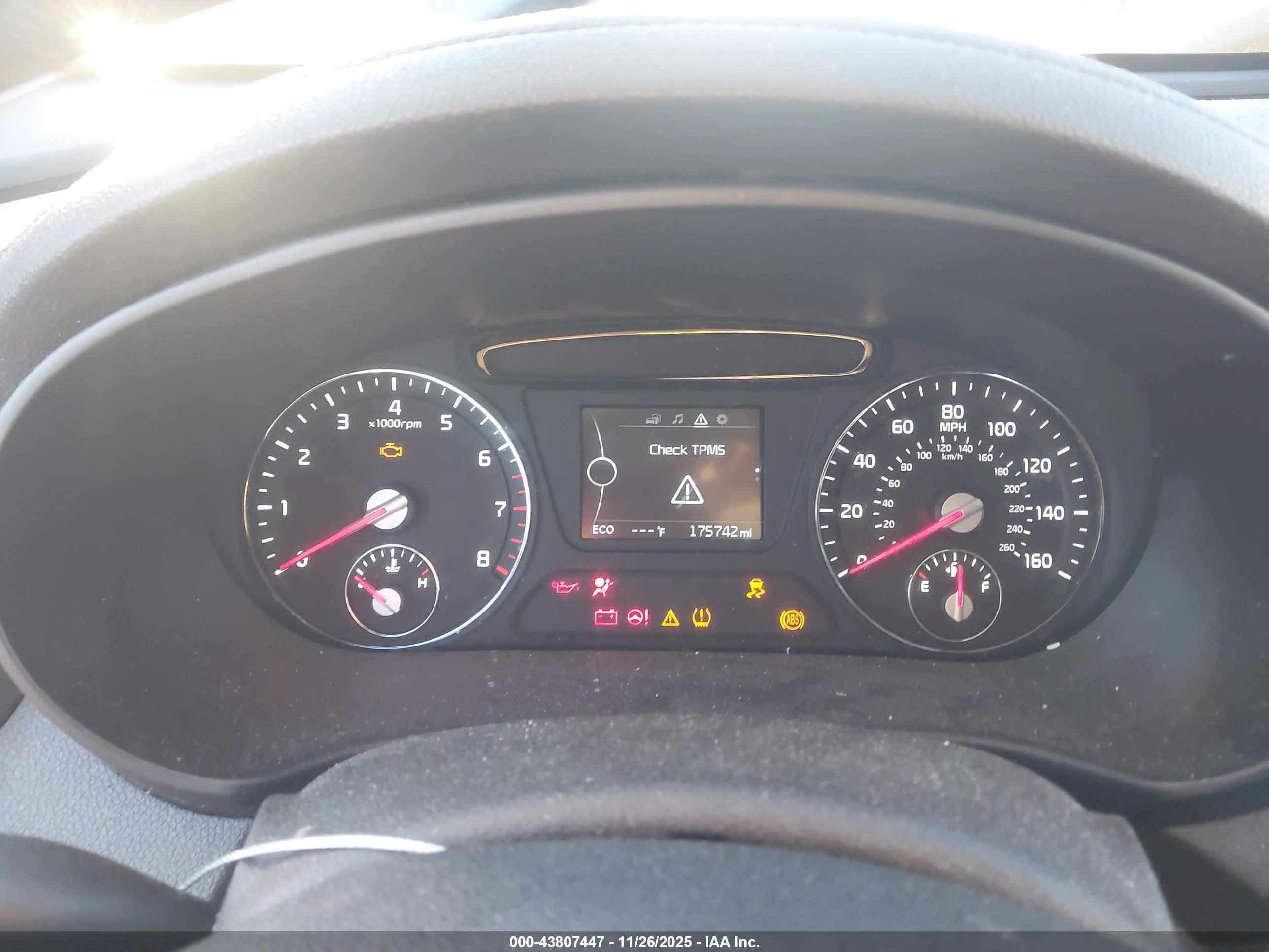 KIA SORENTO image 7