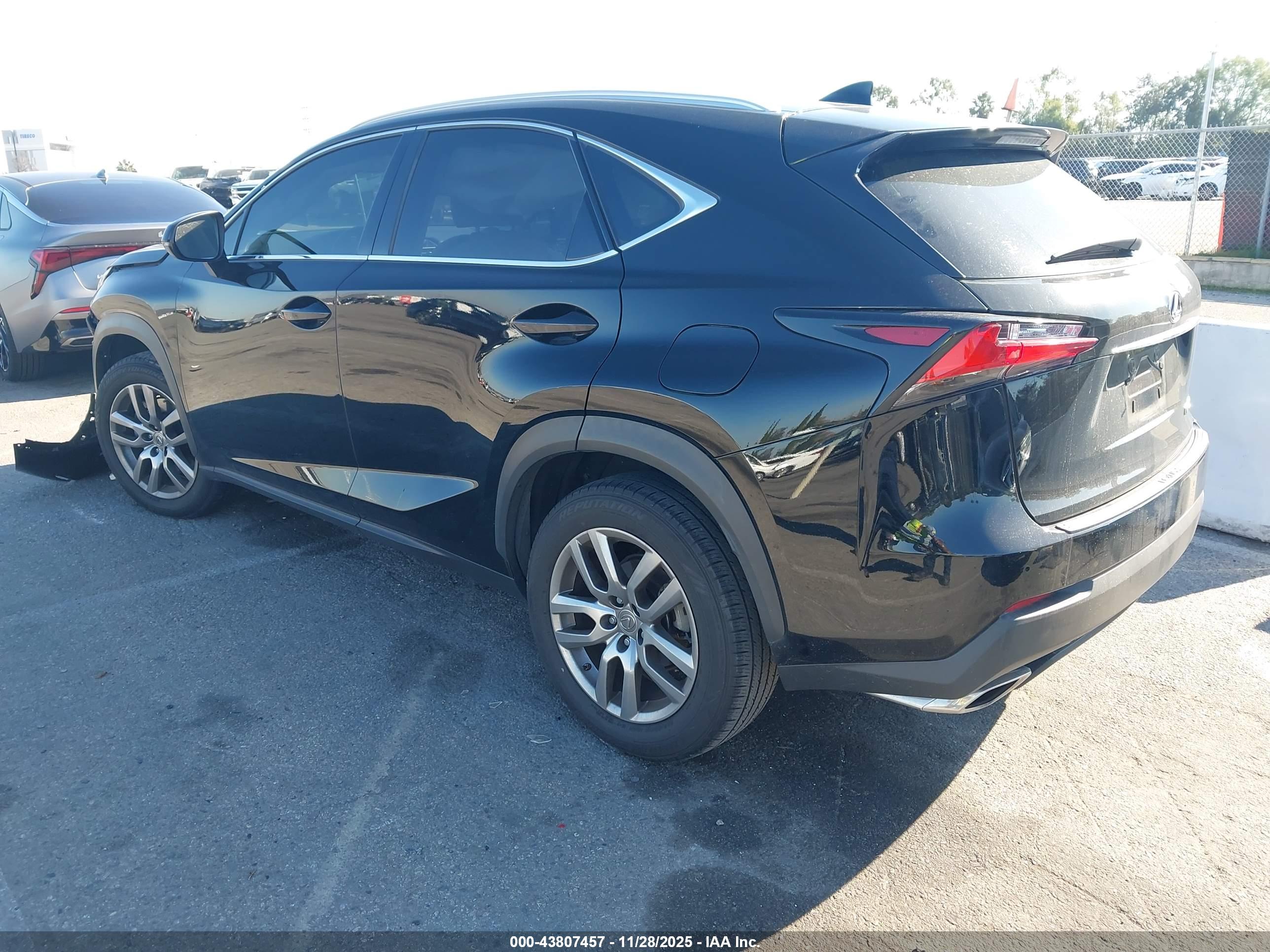 LEXUS NX image 3
