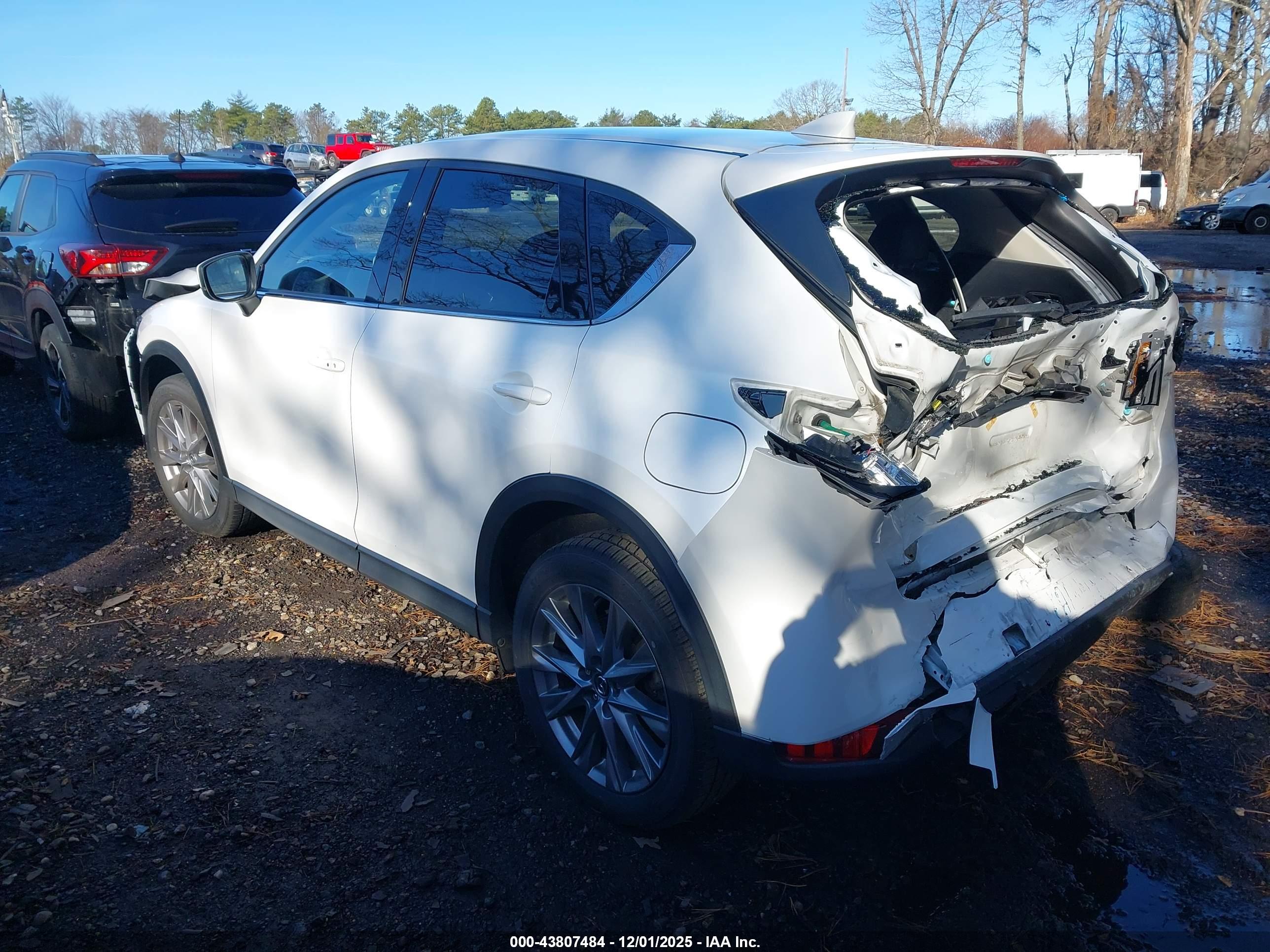 MAZDA CX-5 image 3