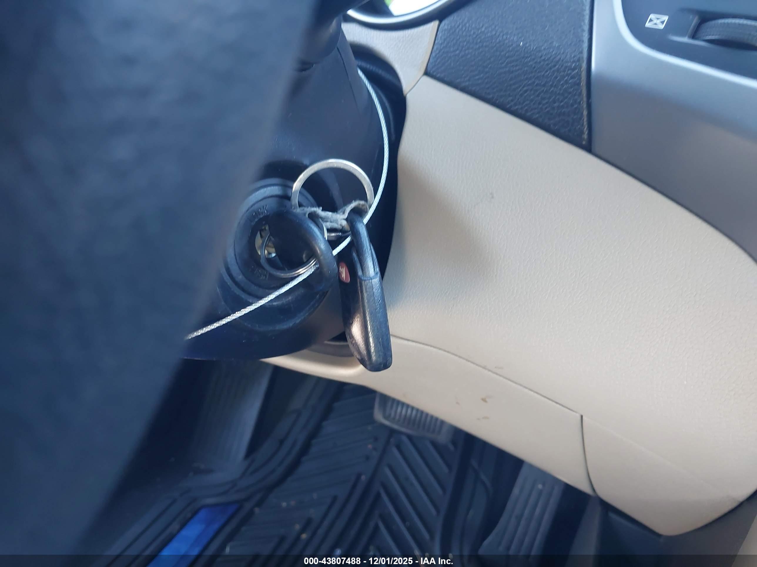 HYUNDAI ELANTRA image 11
