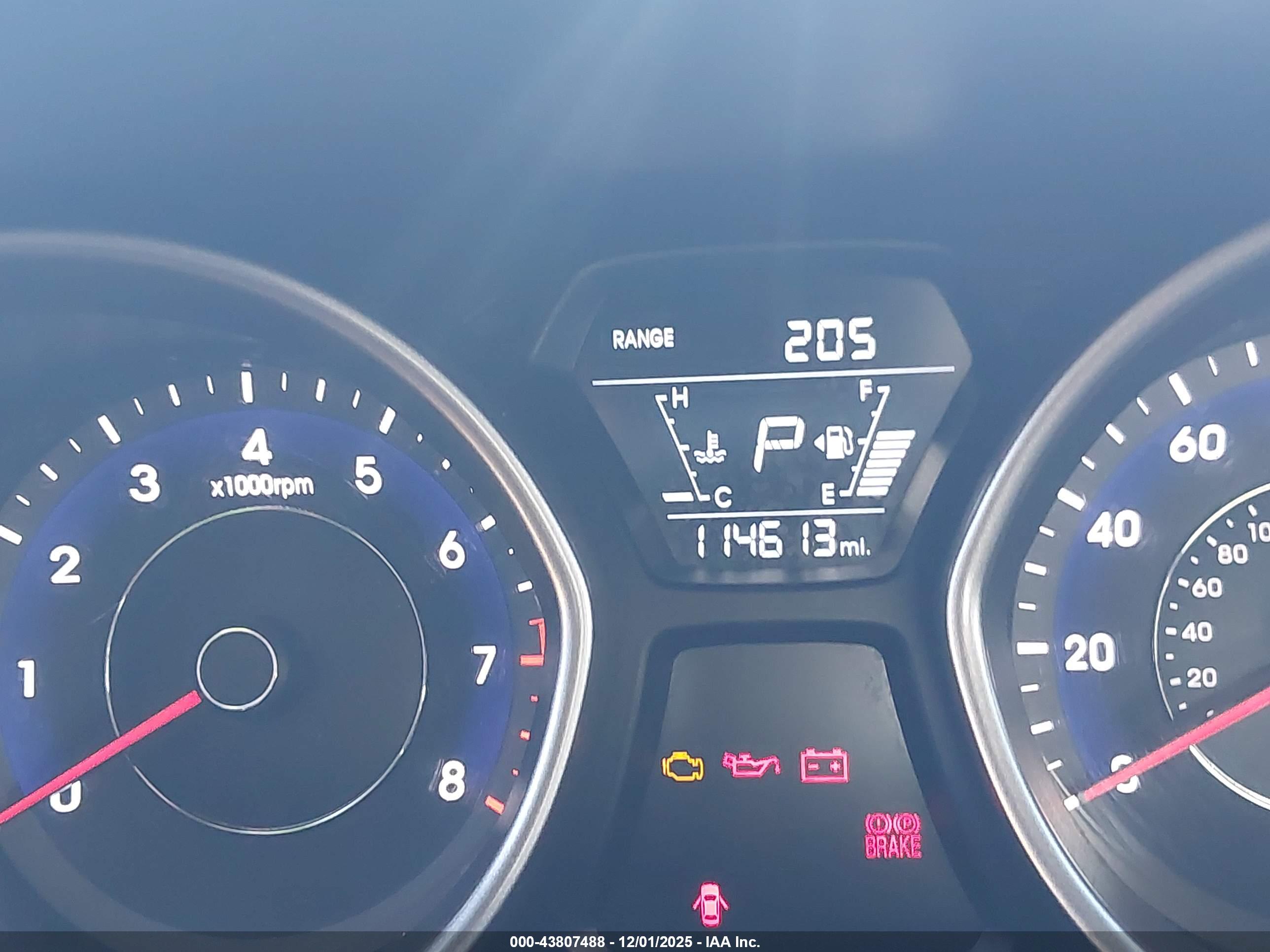 HYUNDAI ELANTRA image 7