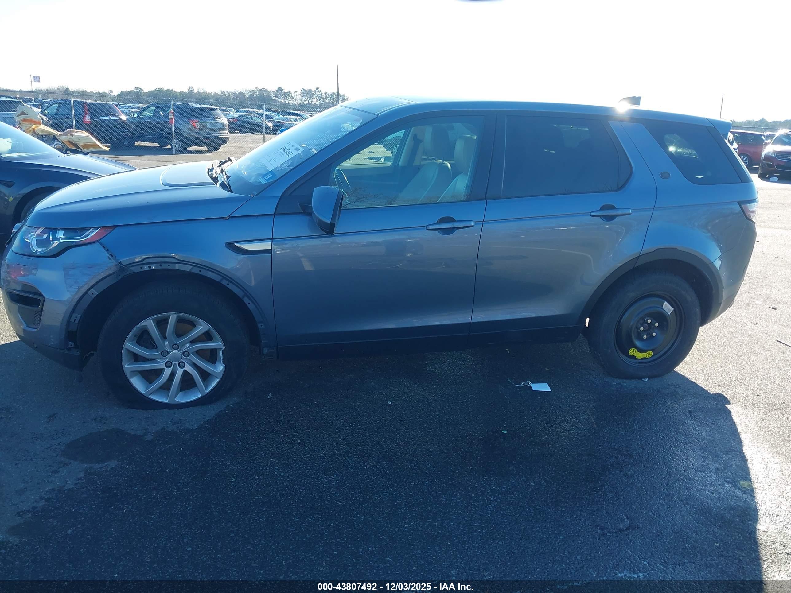 LAND ROVER image 6