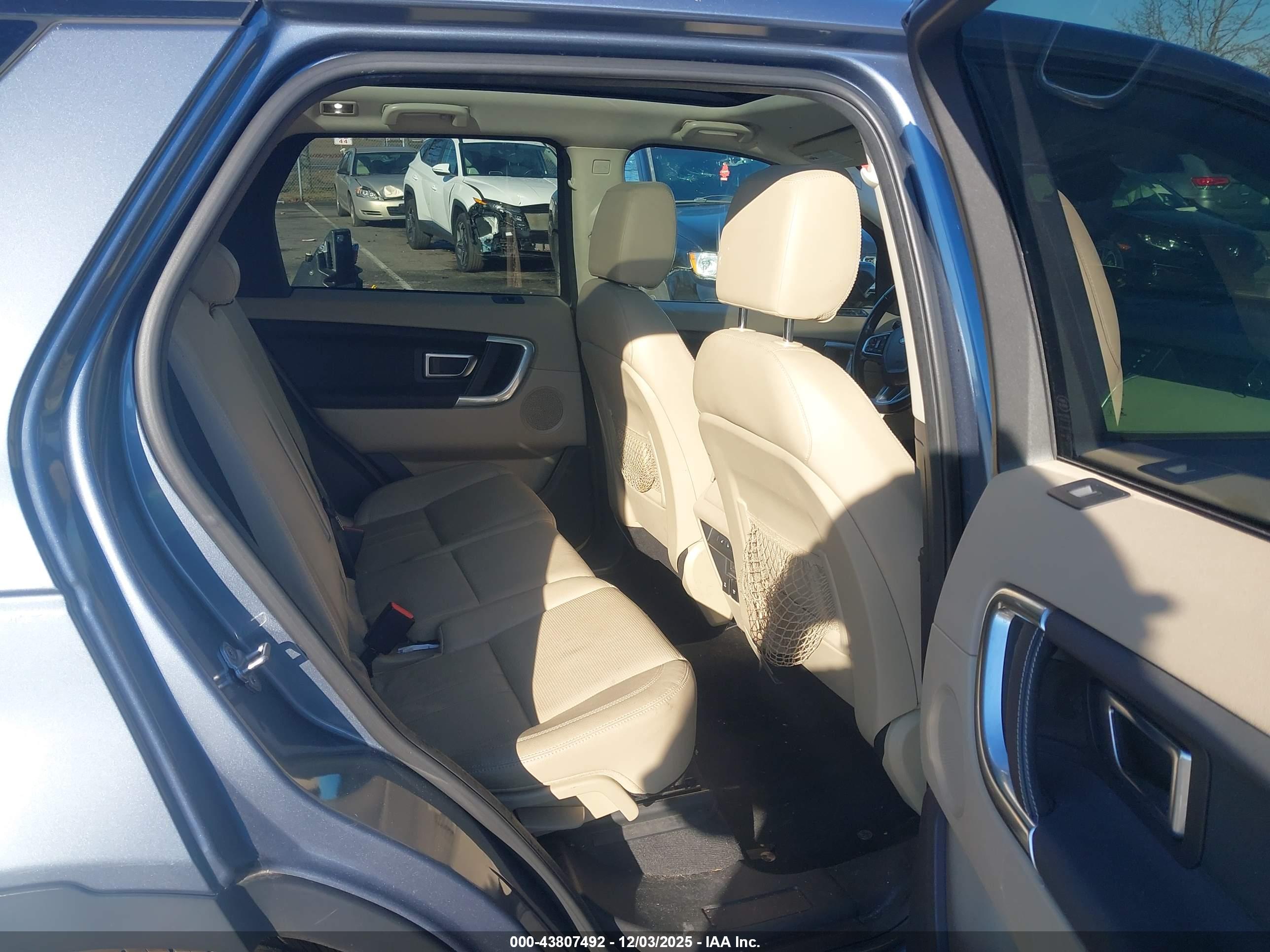 LAND ROVER image 8