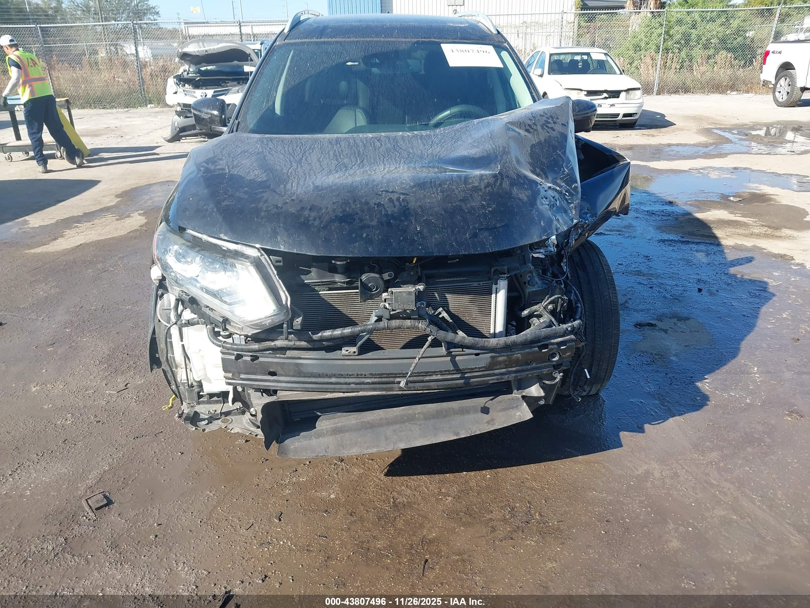 NISSAN ROGUE image 6