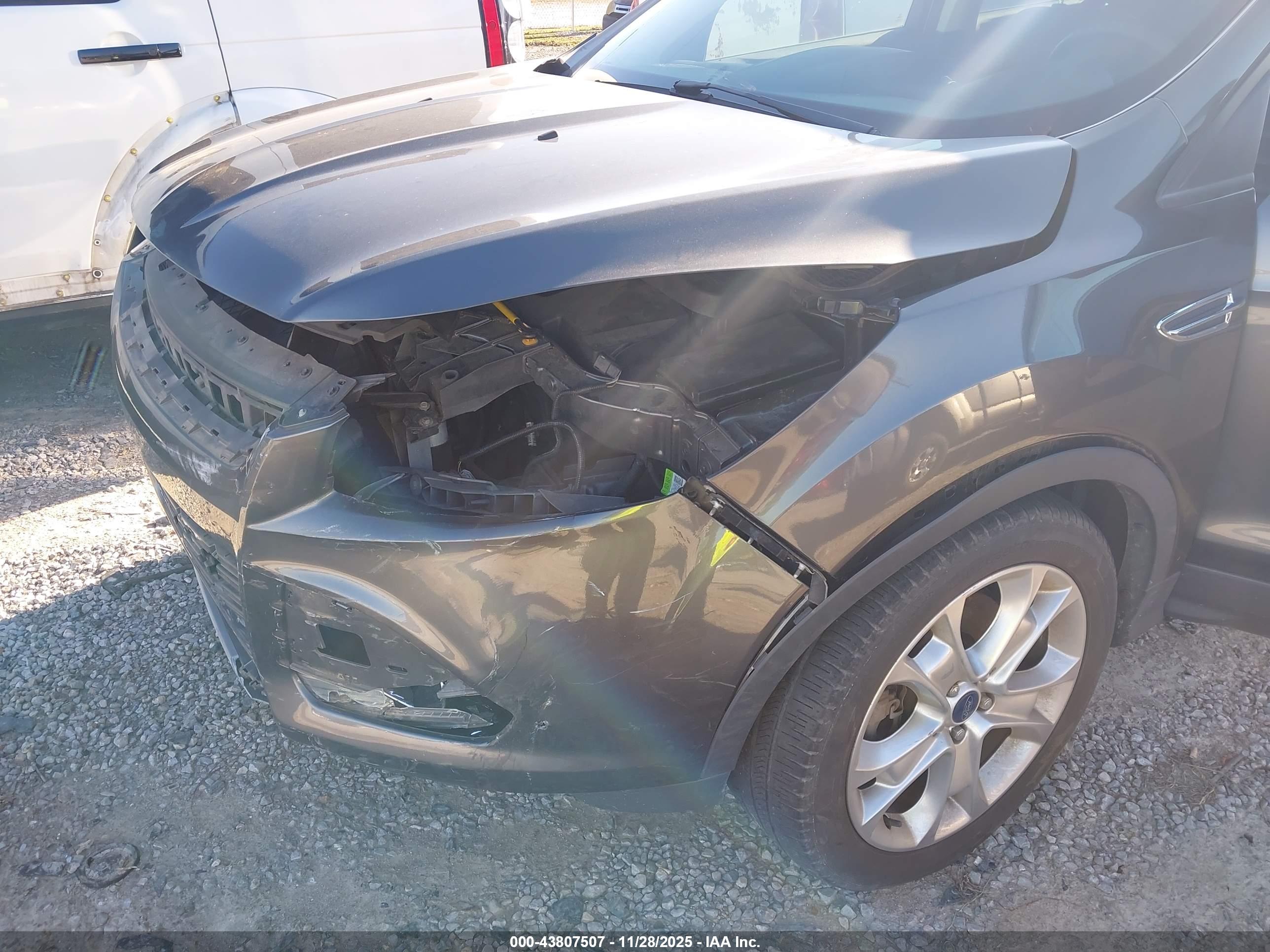 FORD ESCAPE image 6