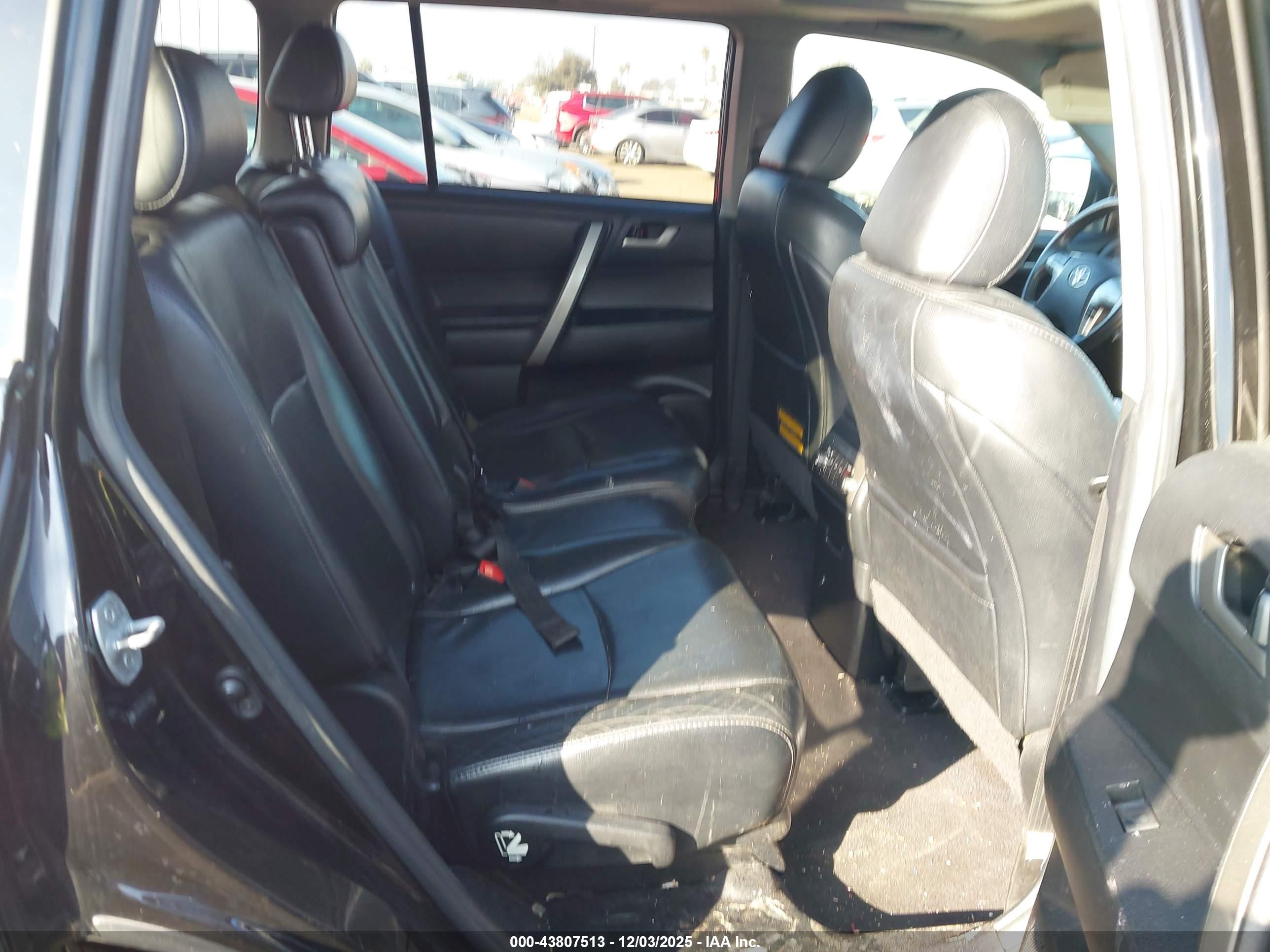 TOYOTA HIGHLANDER image 8