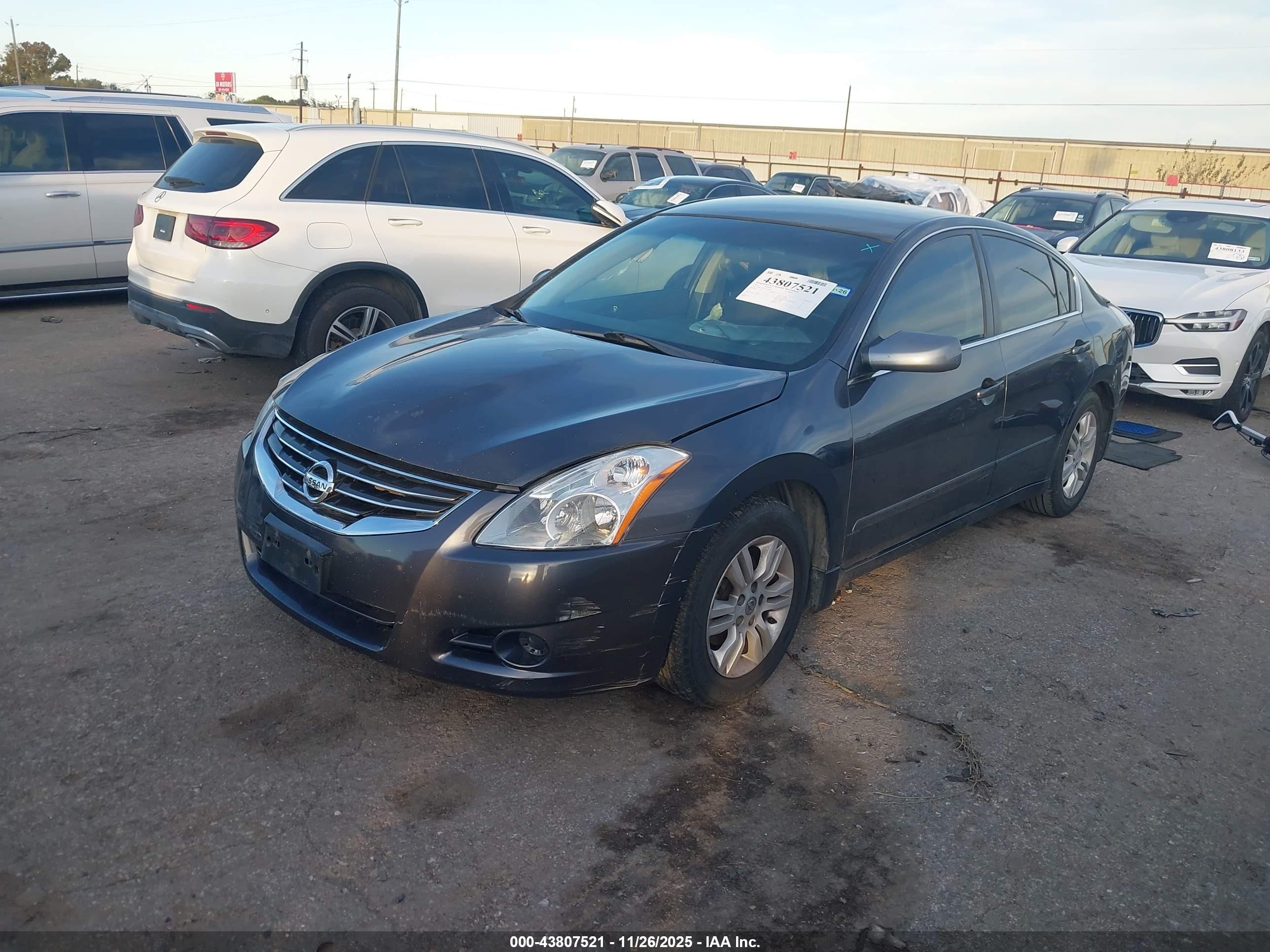 NISSAN ALTIMA image 2