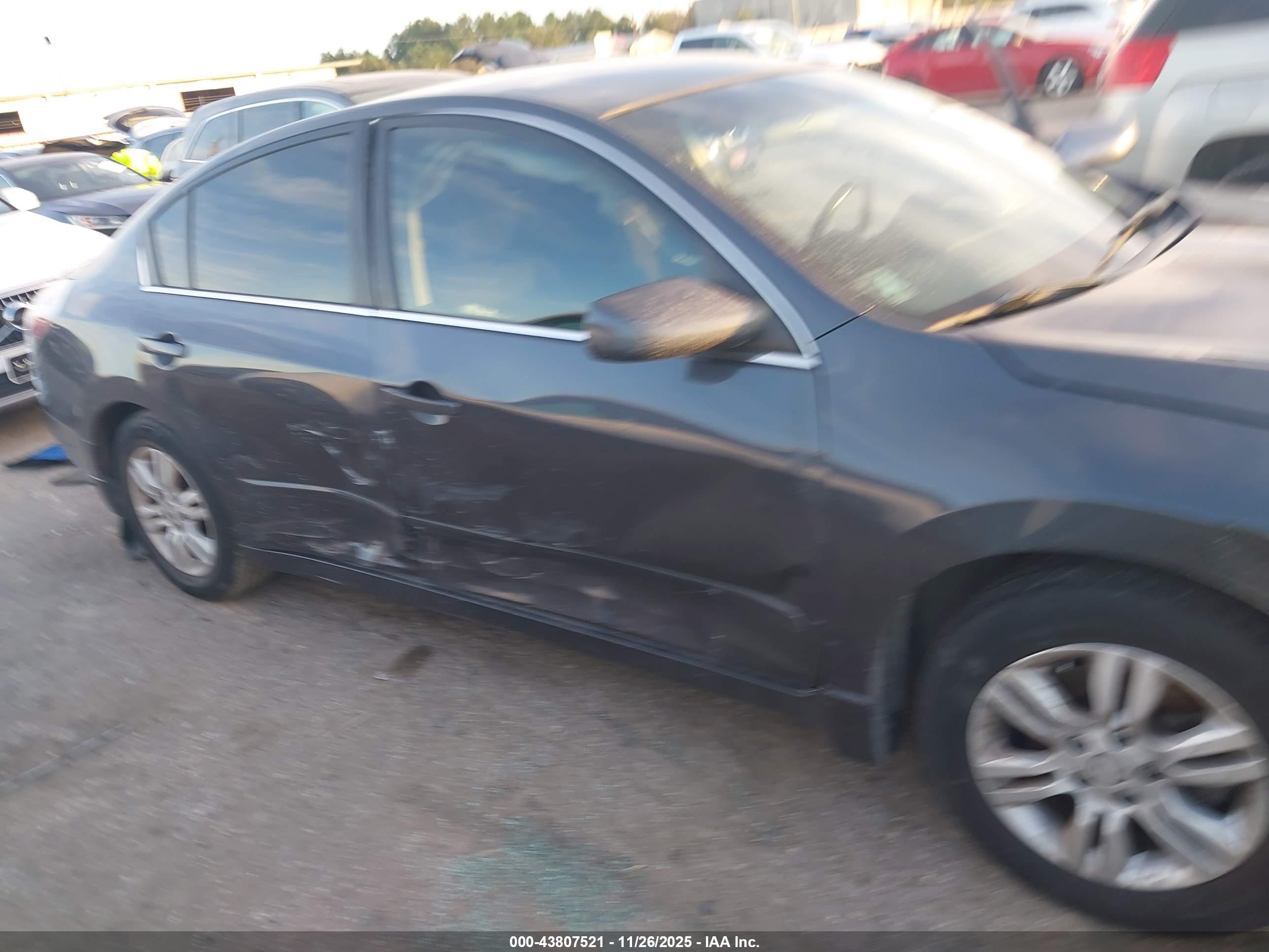 NISSAN ALTIMA image 6