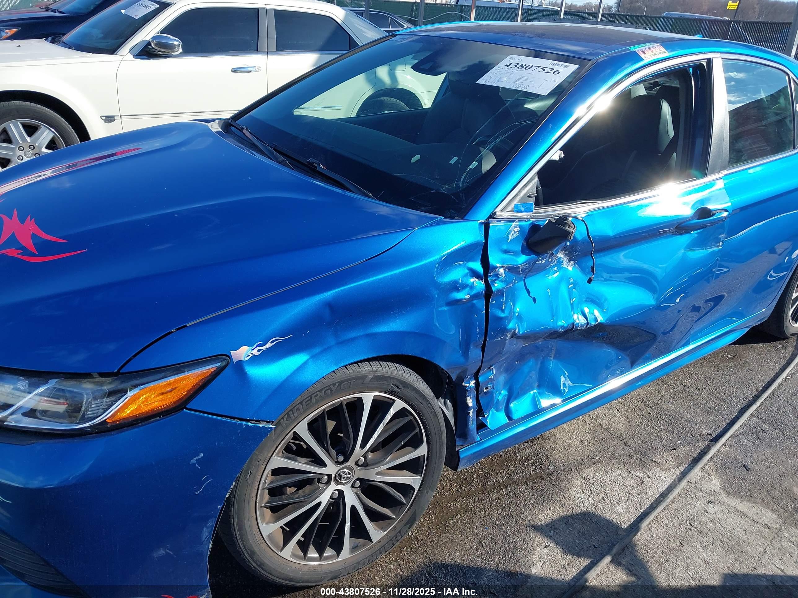 TOYOTA CAMRY image 6
