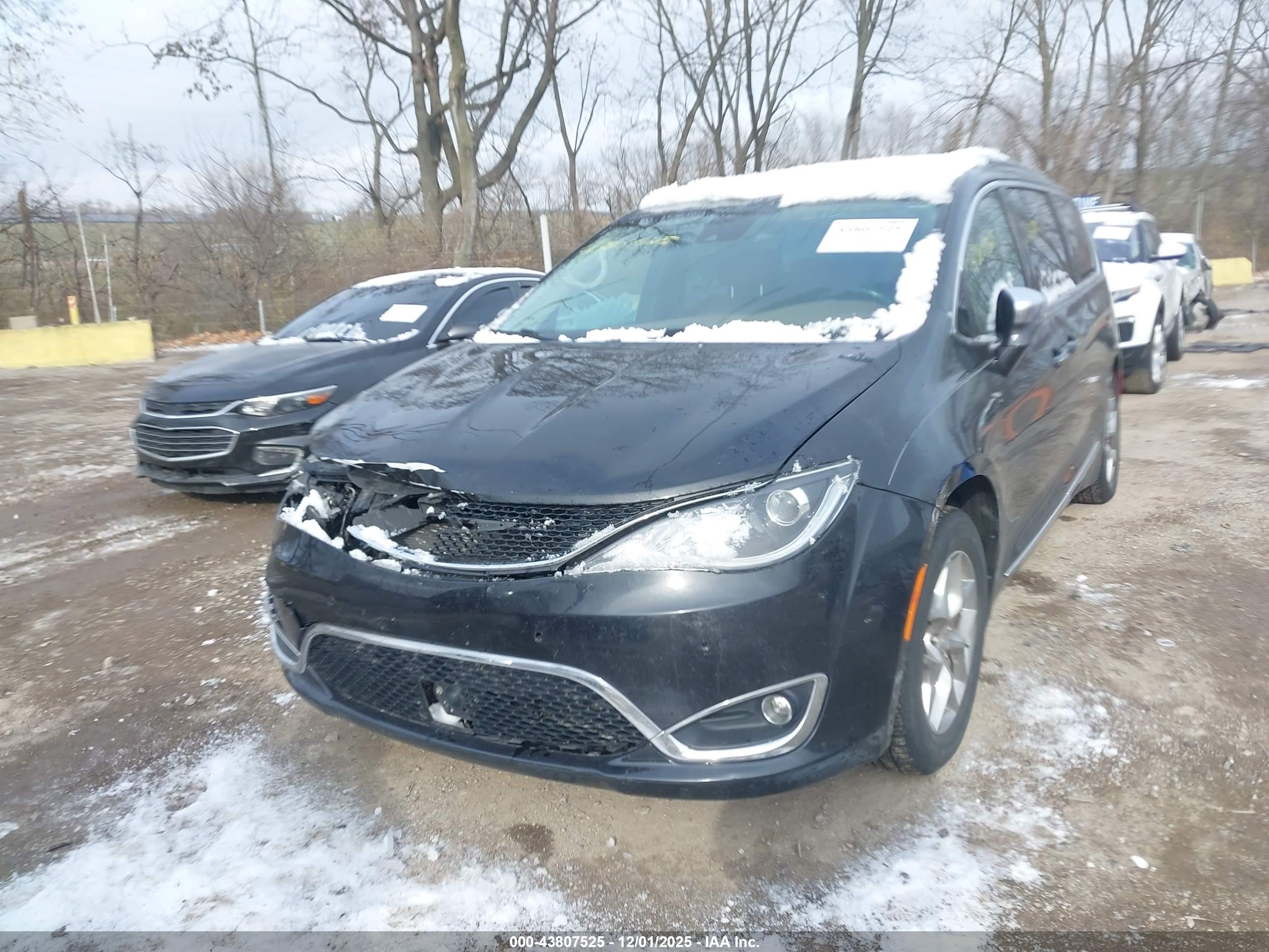 CHRYSLER PACIFICA image 2
