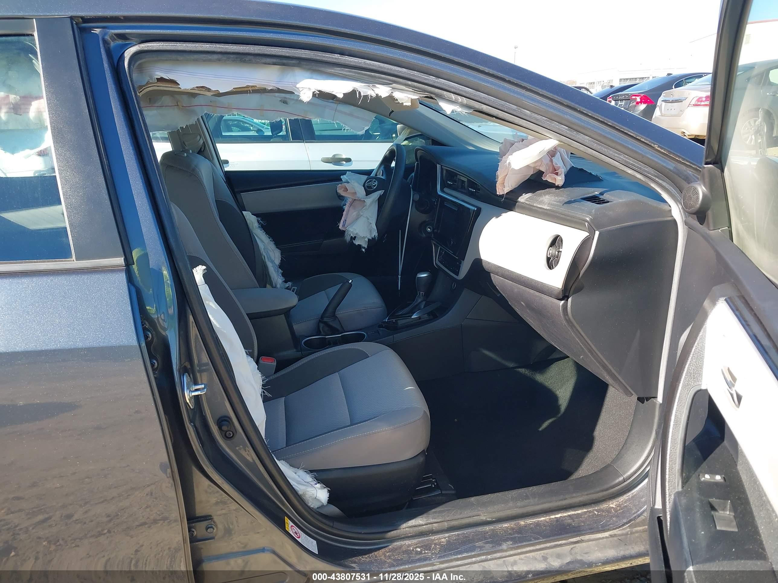 TOYOTA COROLLA image 5