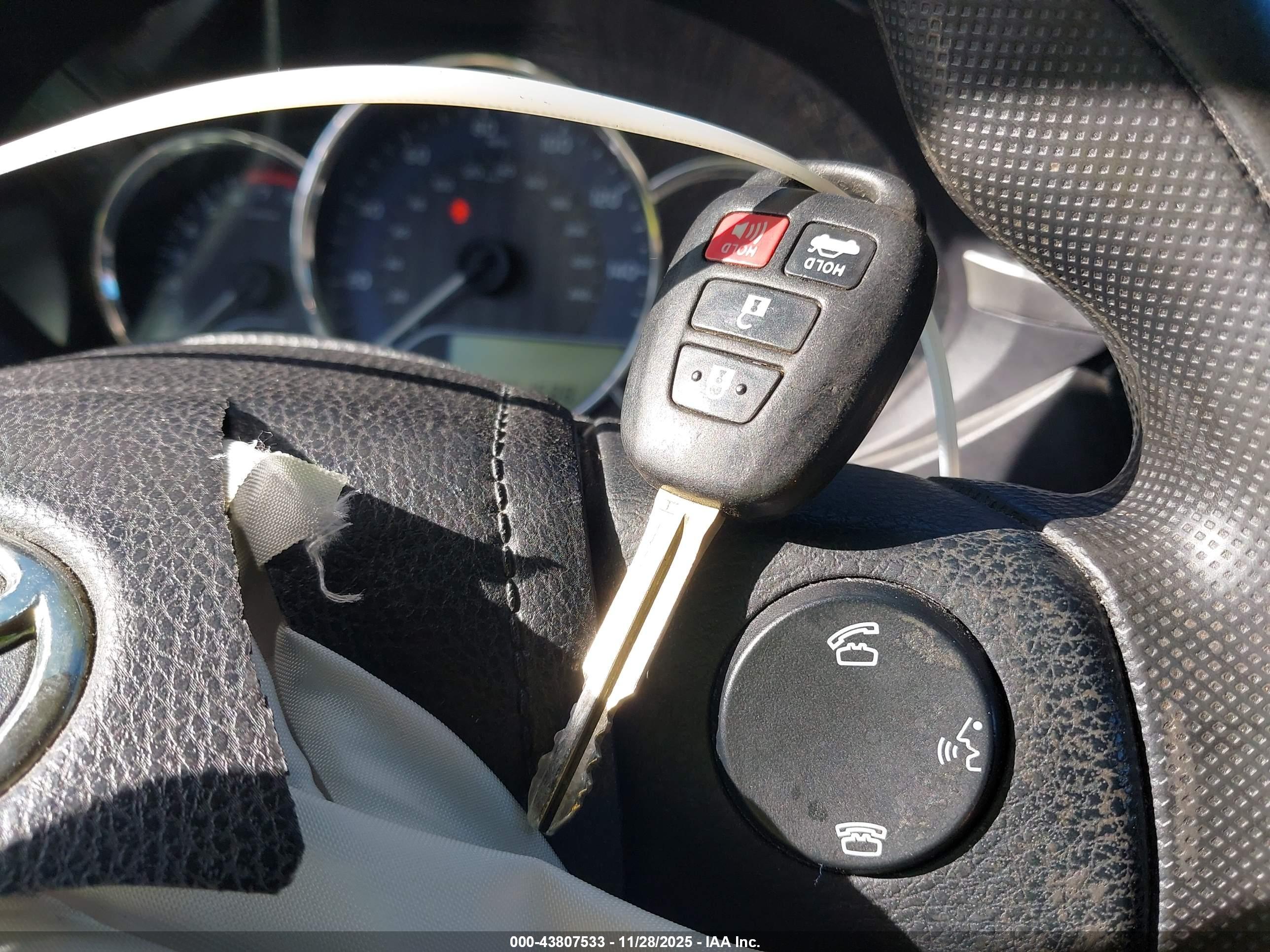 TOYOTA COROLLA image 11