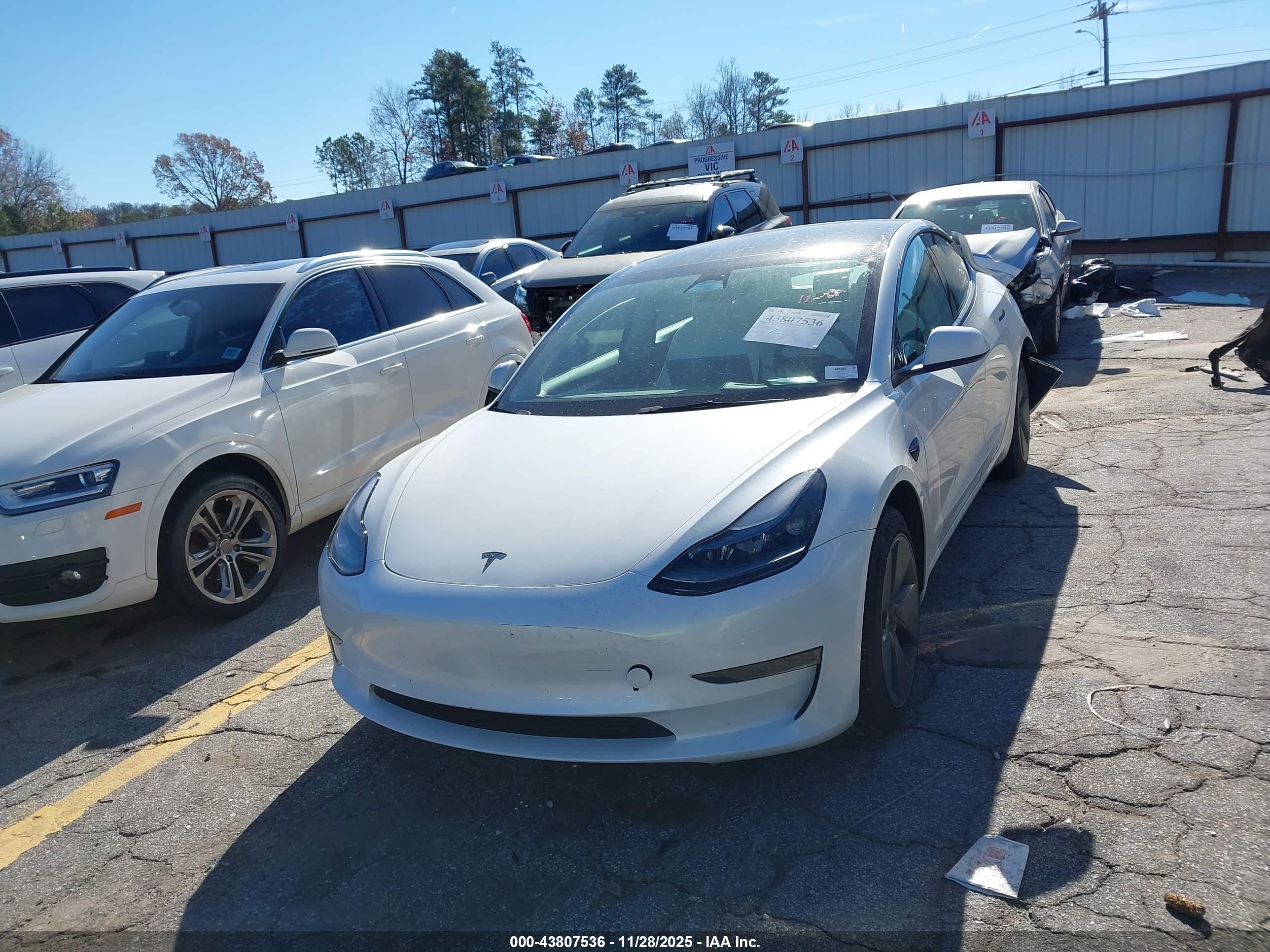 TESLA MODEL image 2
