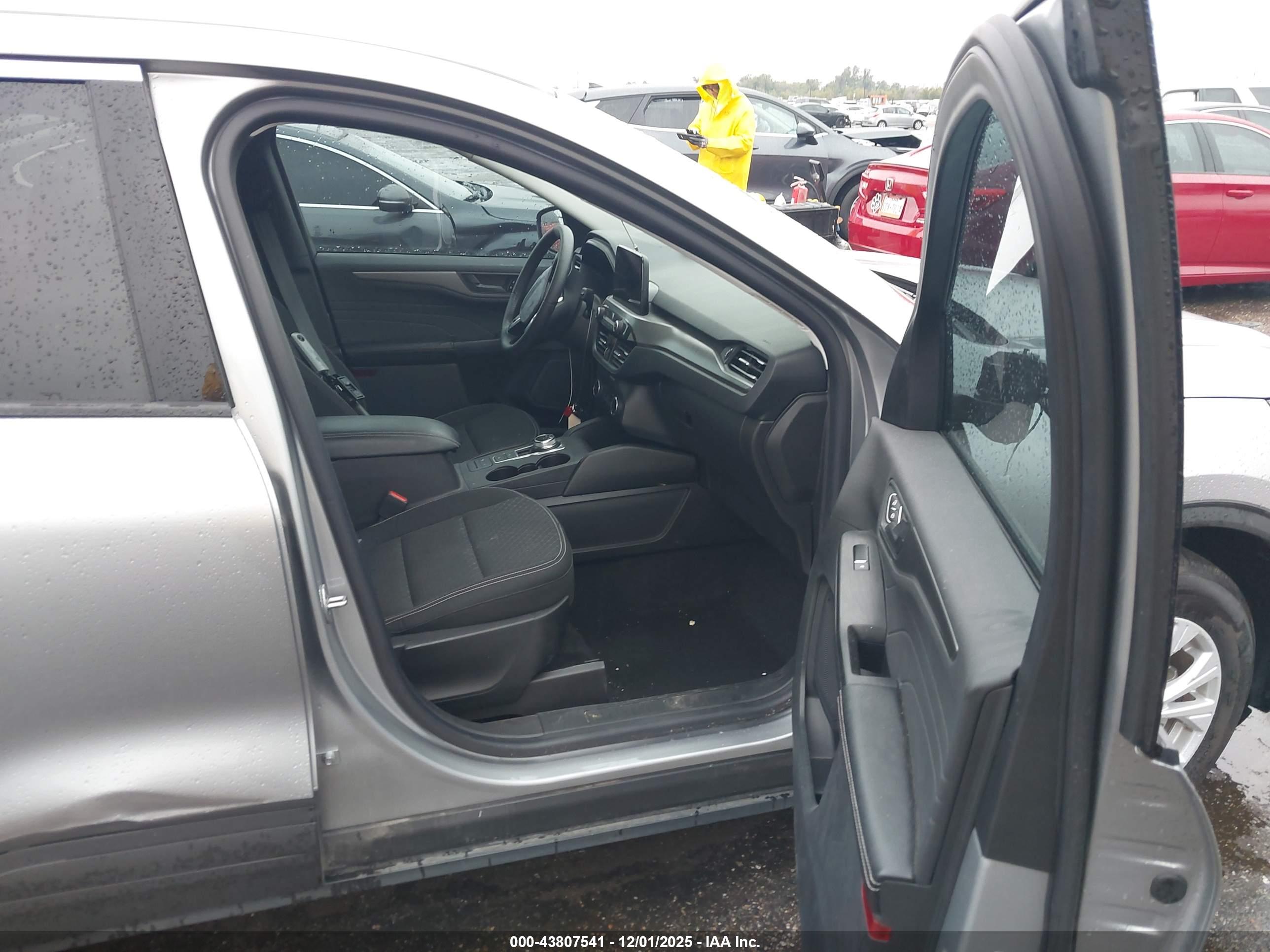 FORD ESCAPE image 5