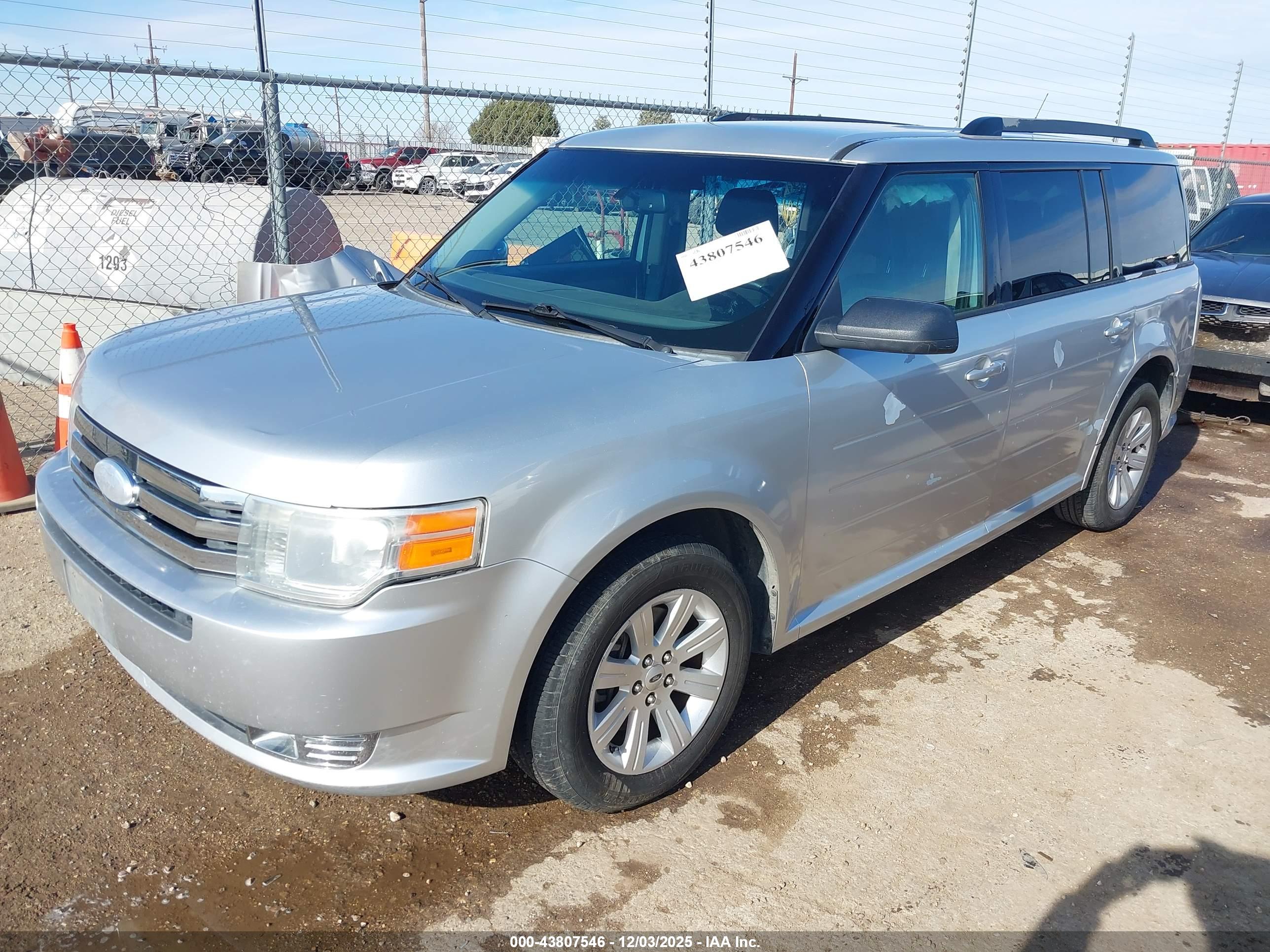 FORD FLEX image 2