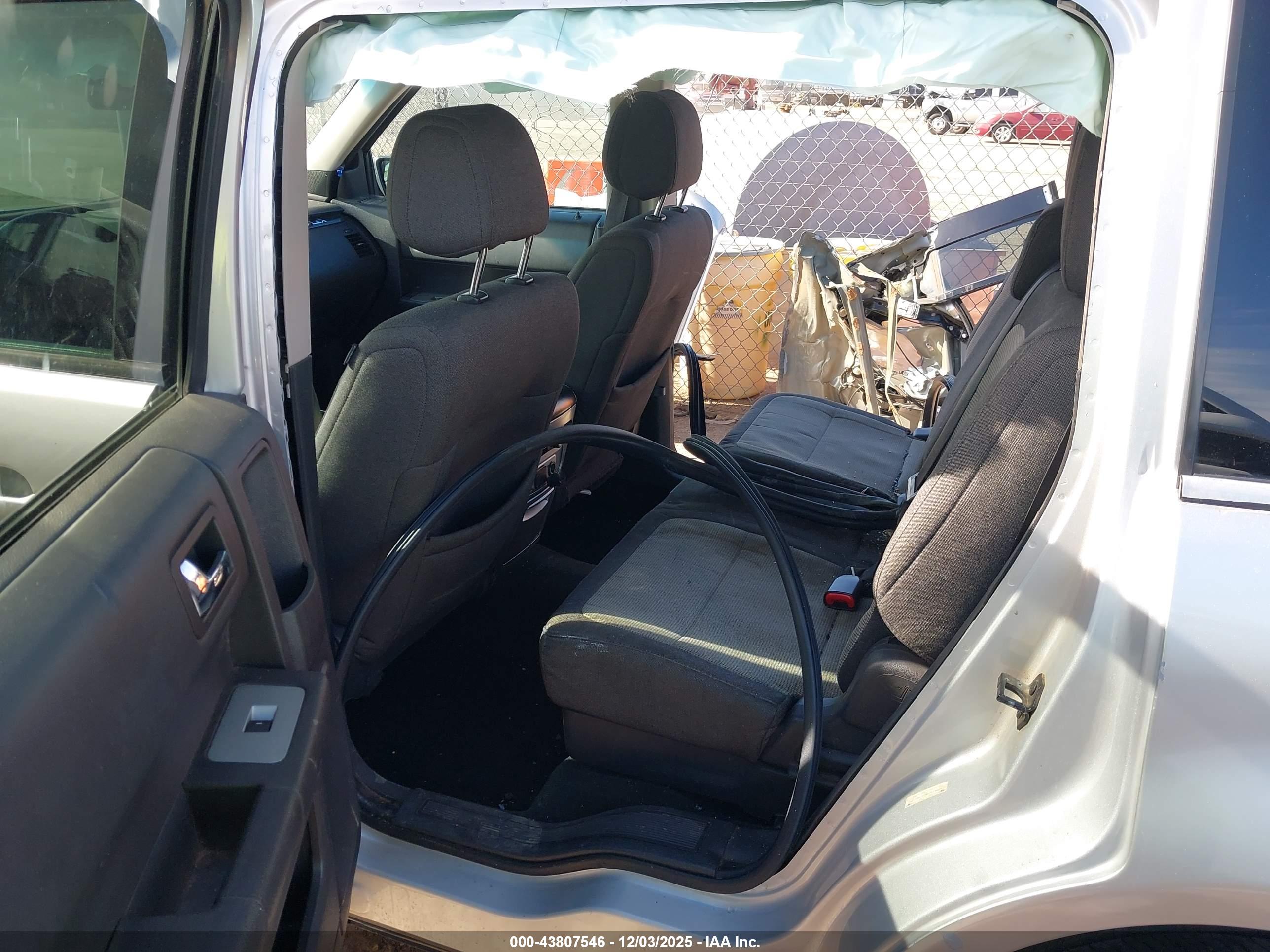 FORD FLEX image 8