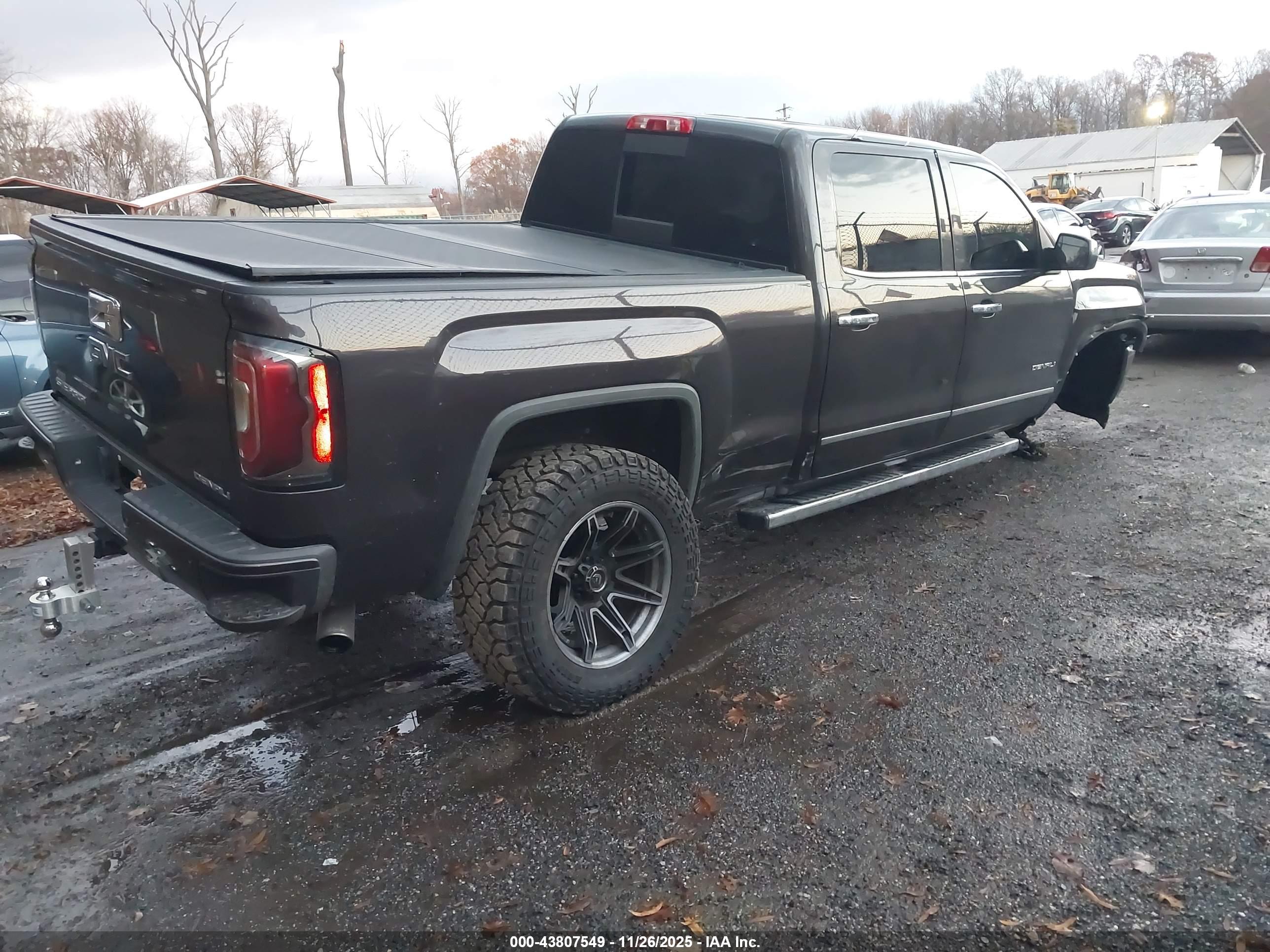 GMC SIERRA image 4