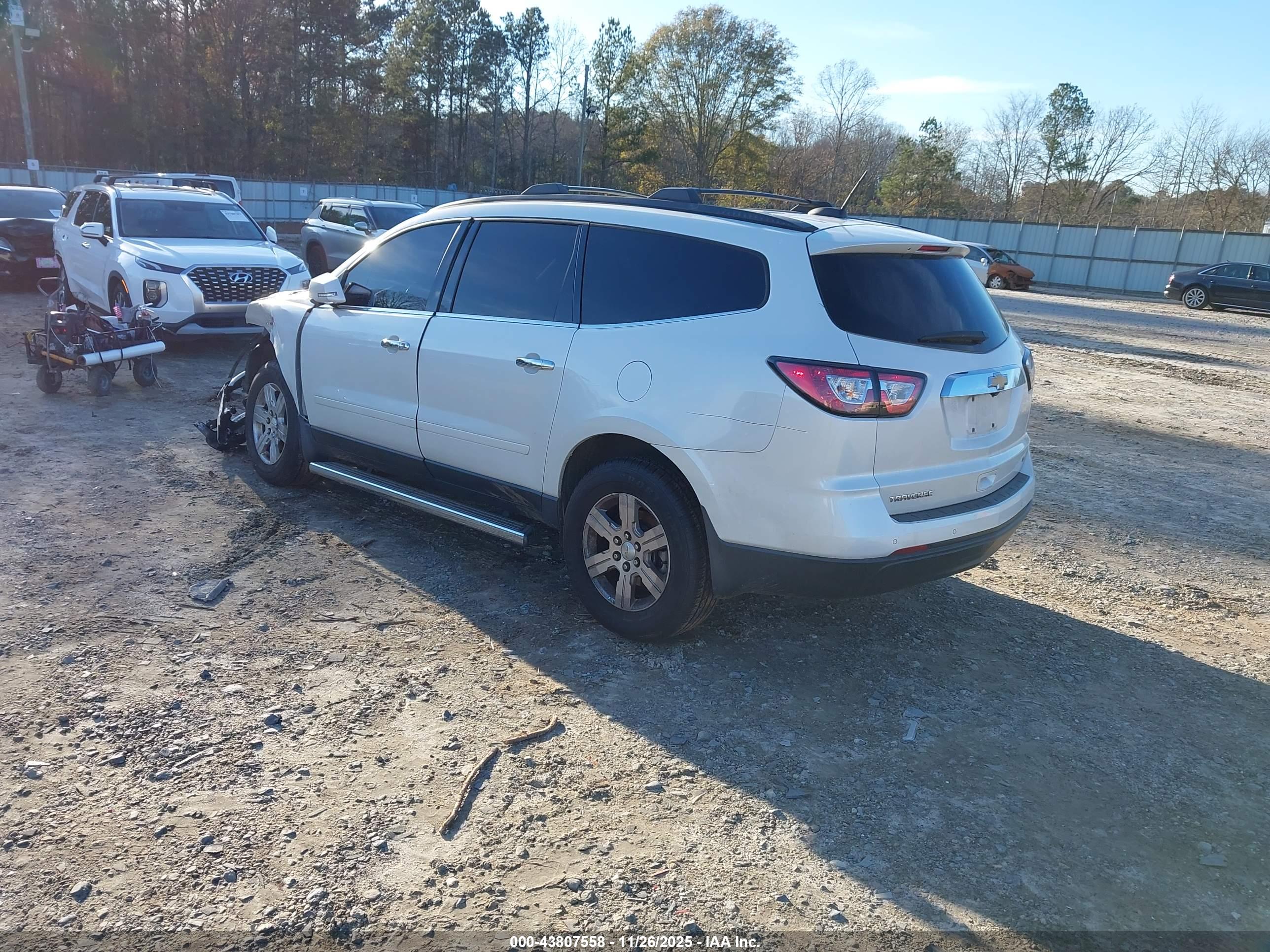 CHEVROLET TRAVERSE image 3
