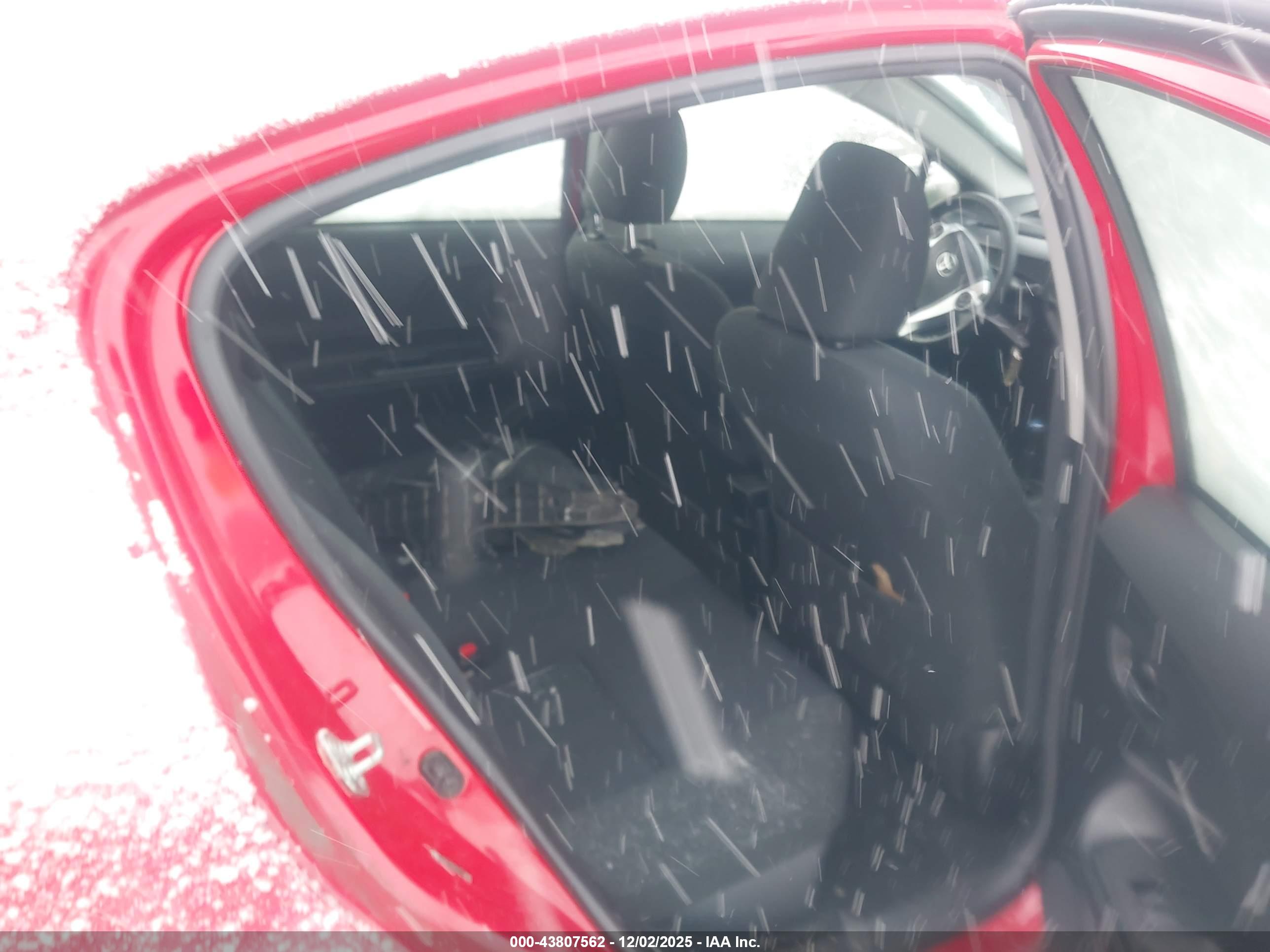TOYOTA PRIUS image 8