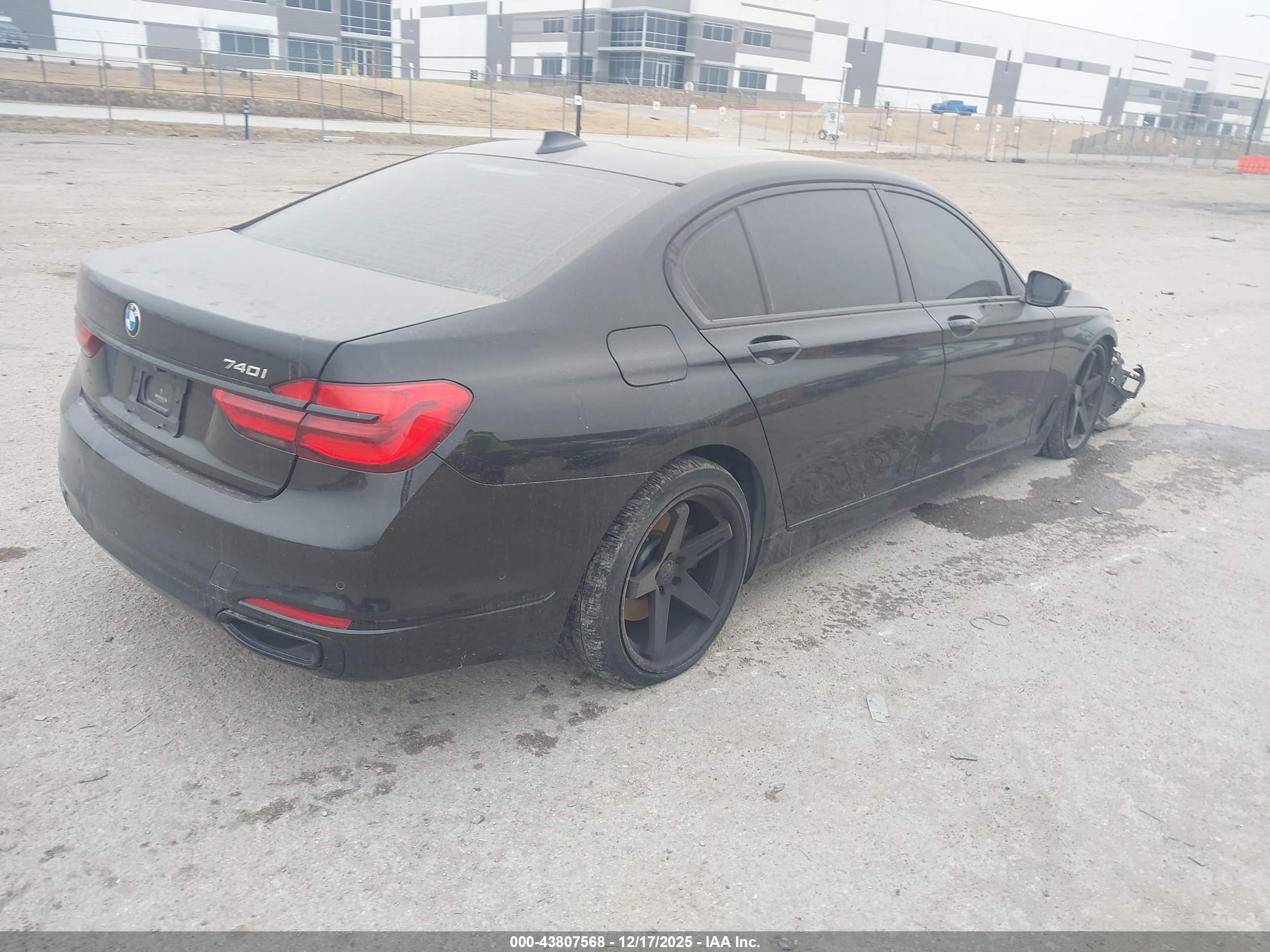 BMW 740I image 4