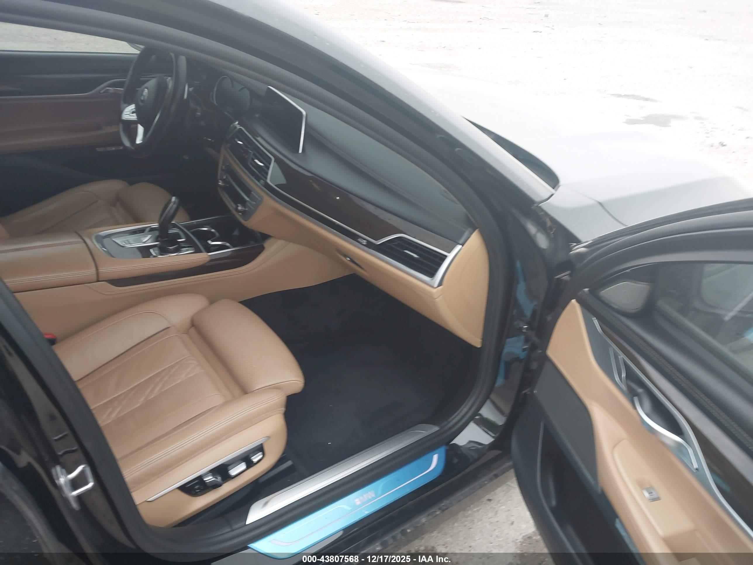 BMW 740I image 5