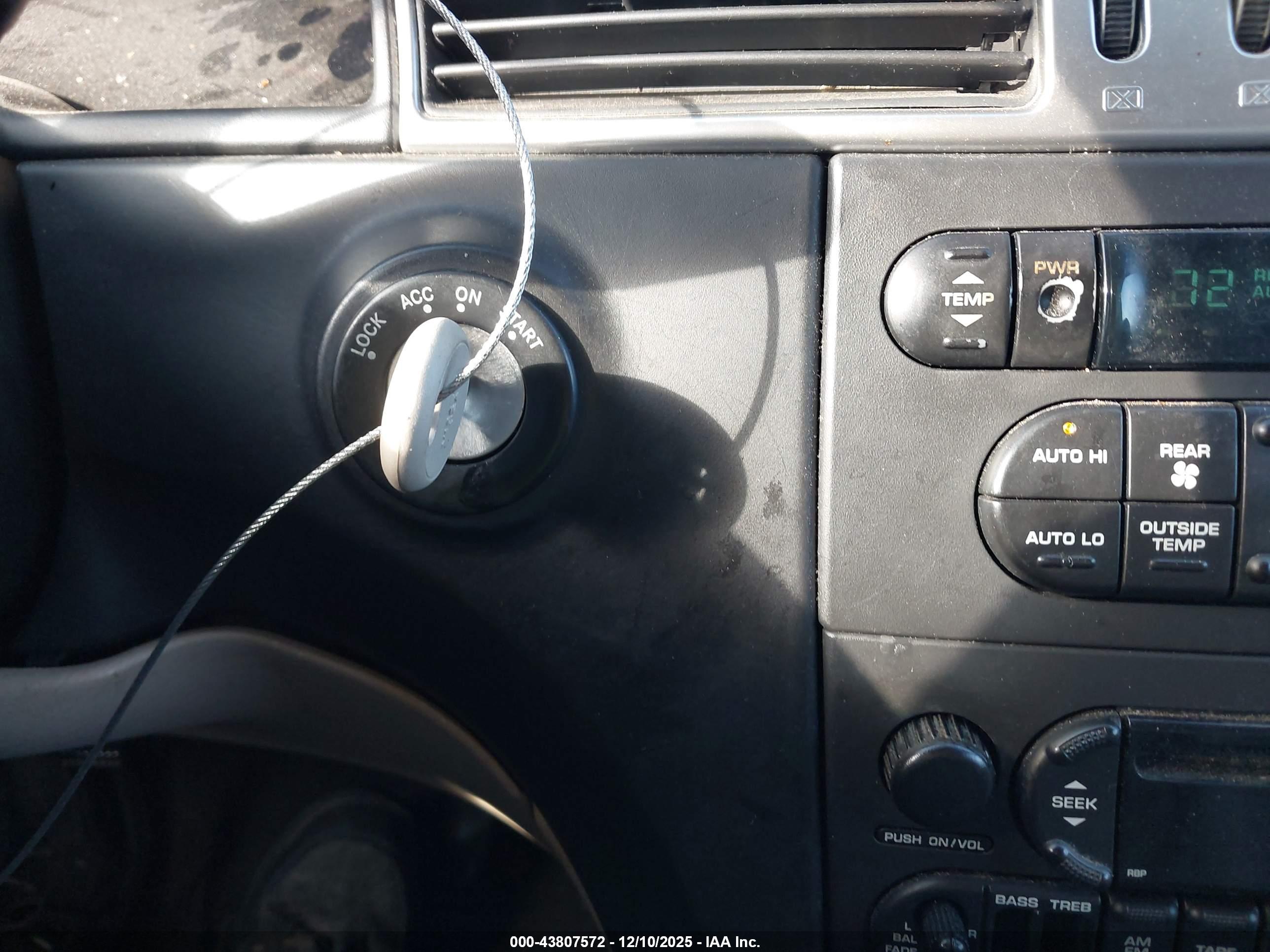 CHRYSLER PACIFICA image 11