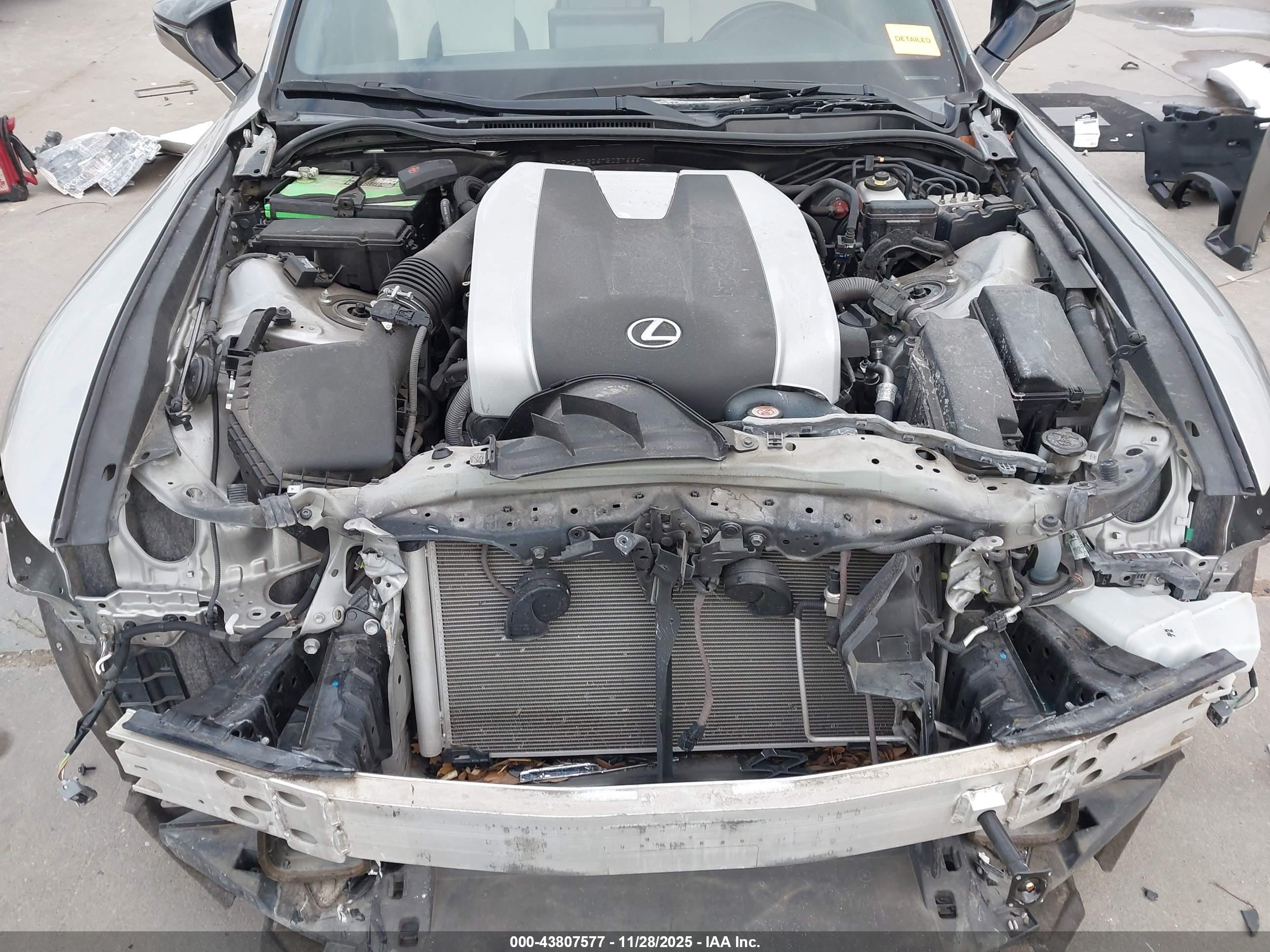 LEXUS IS image 10