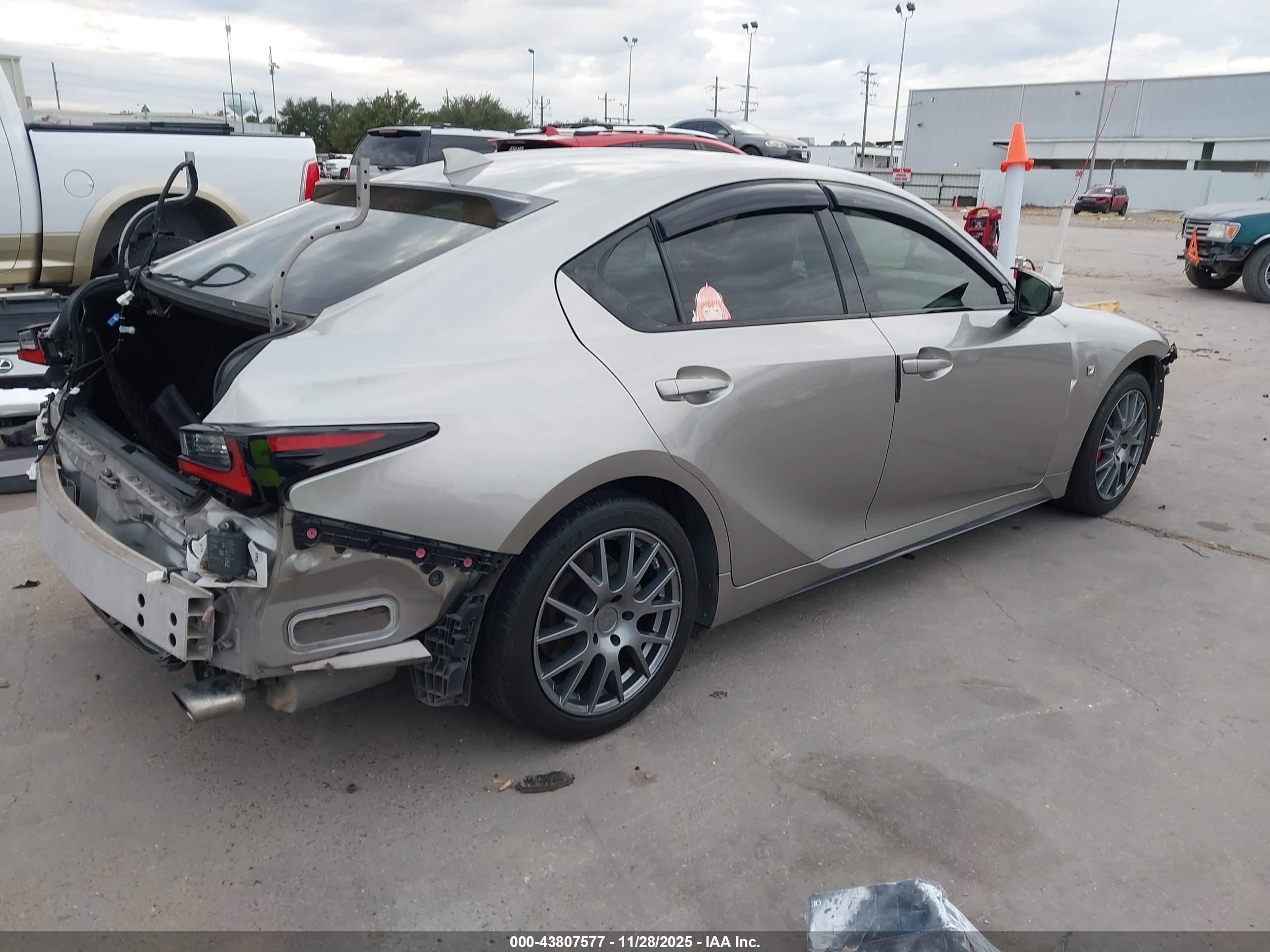 LEXUS IS image 4