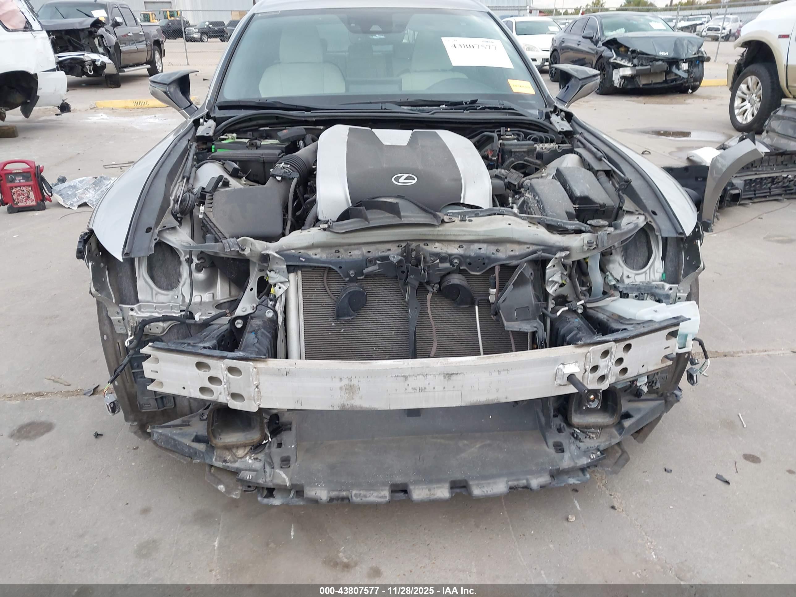 LEXUS IS image 6