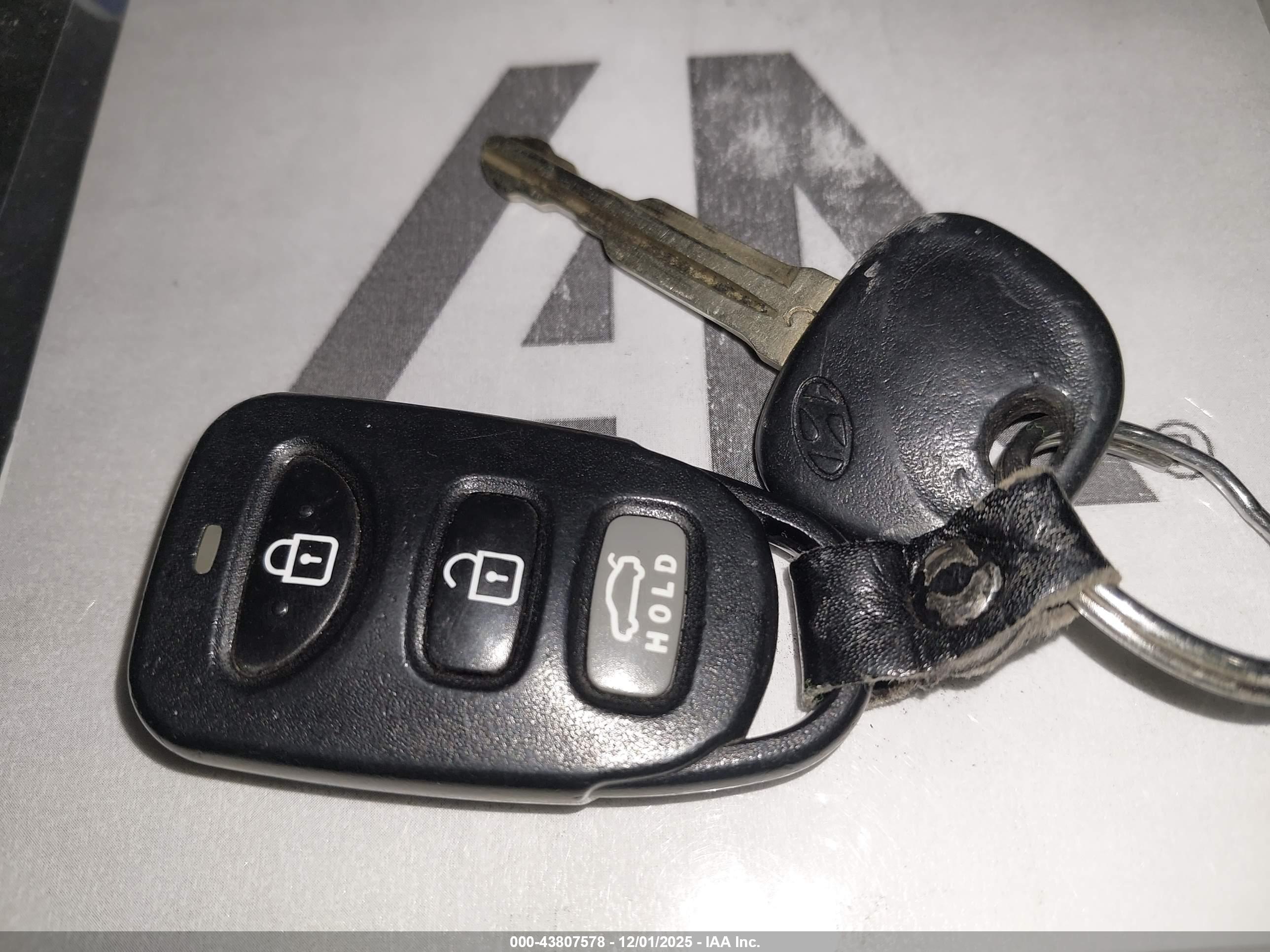 HYUNDAI ELANTRA image 11