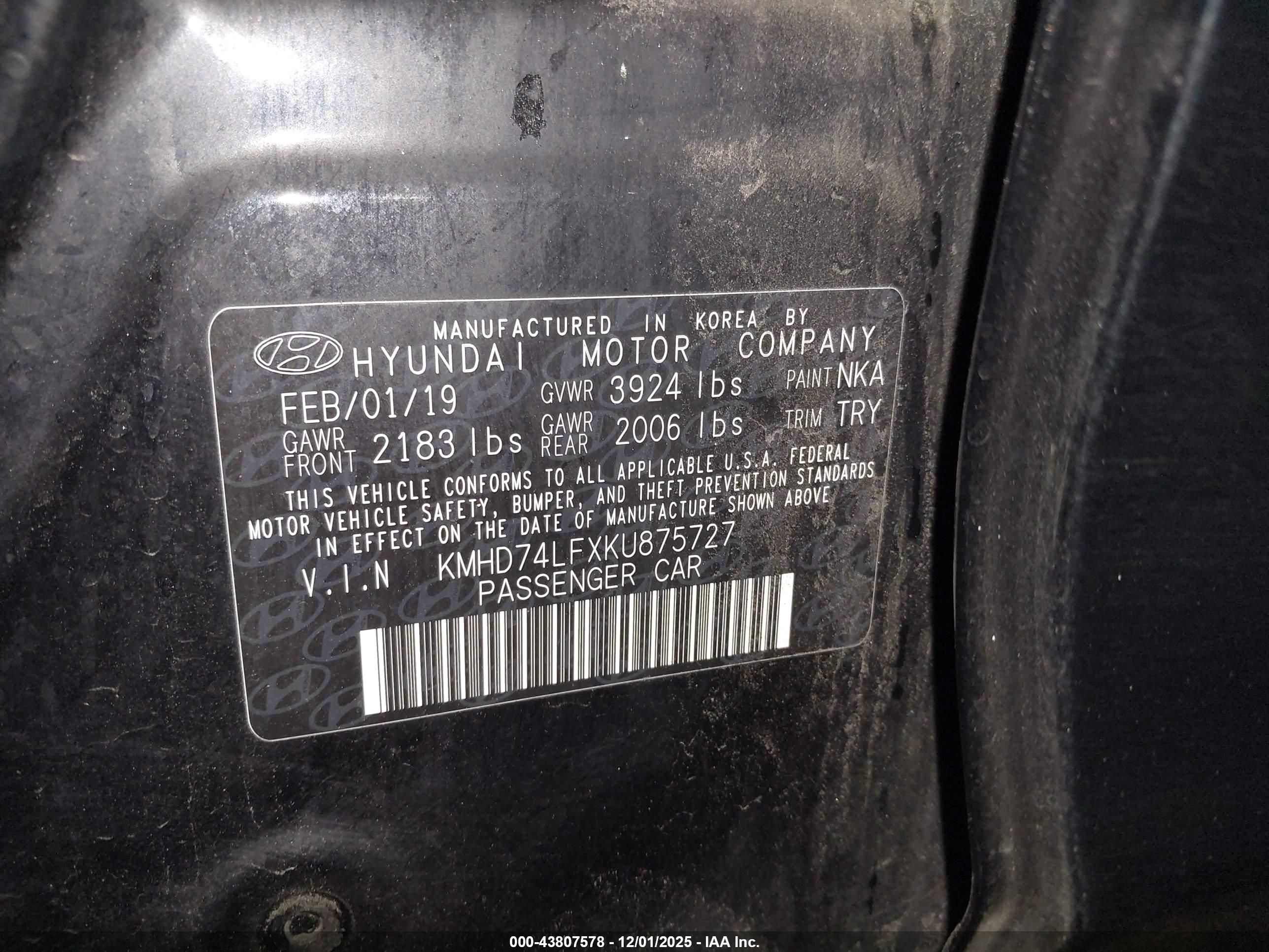 HYUNDAI ELANTRA image 9
