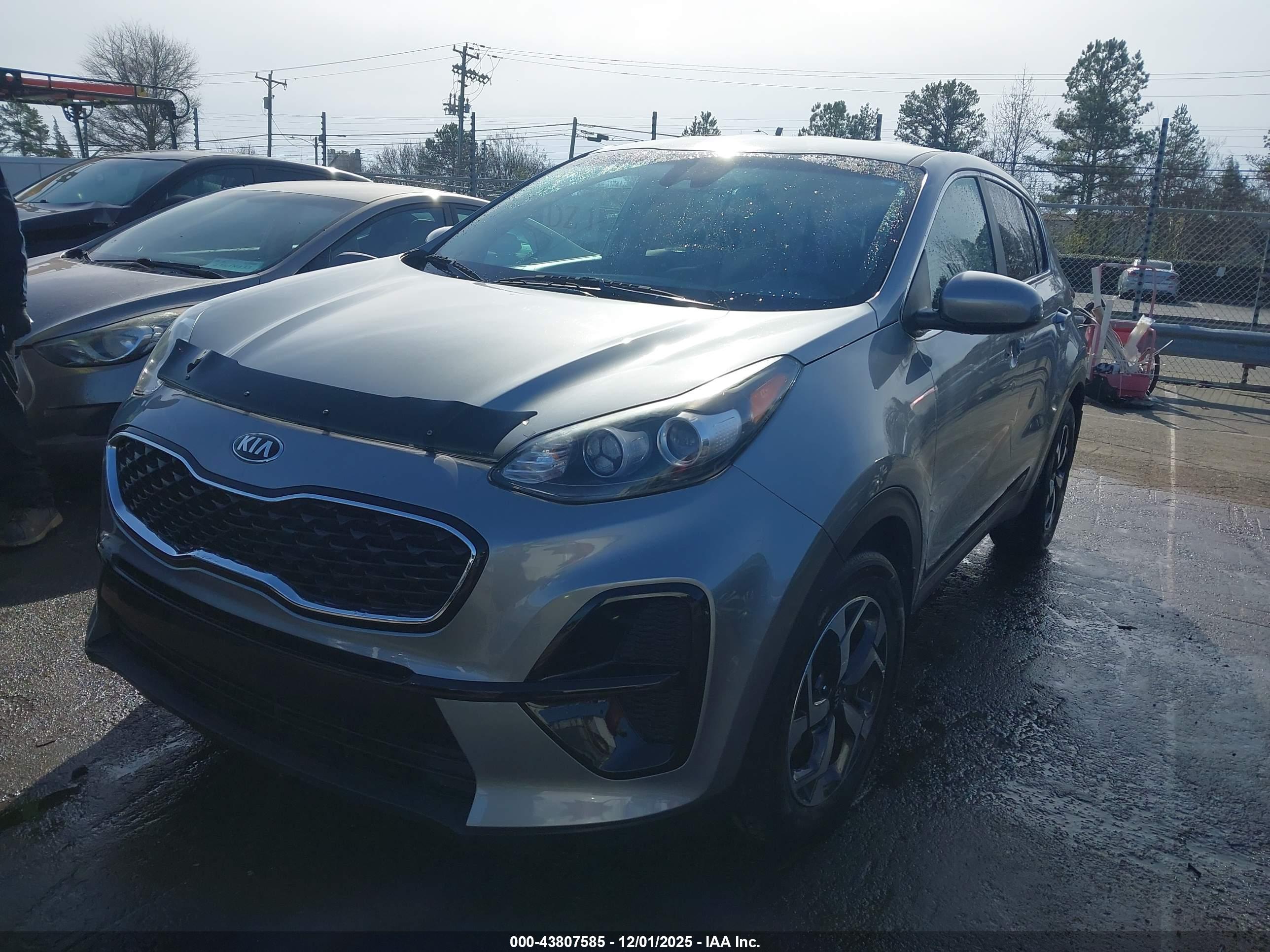 KIA SPORTAGE image 2