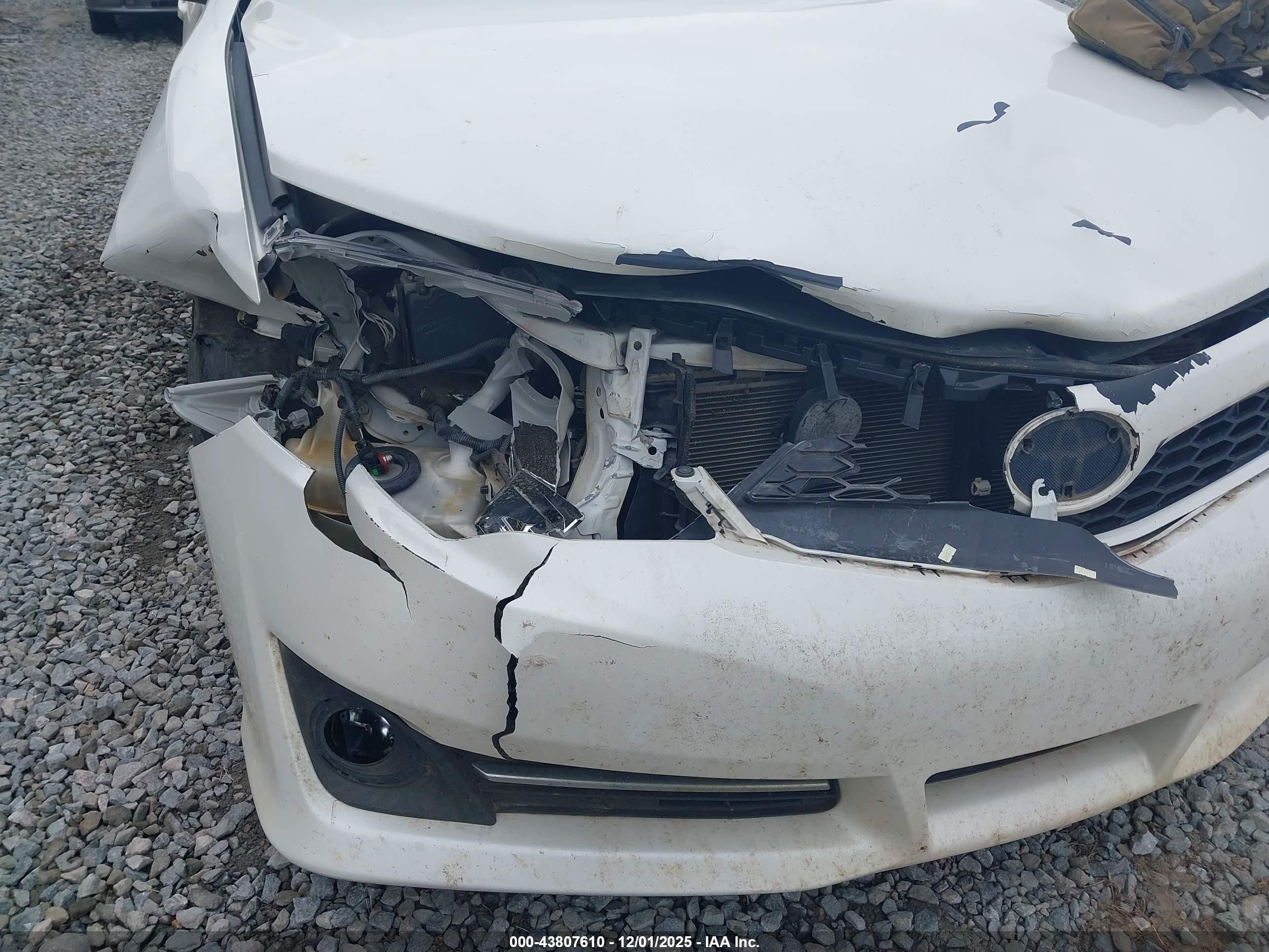 TOYOTA CAMRY image 6
