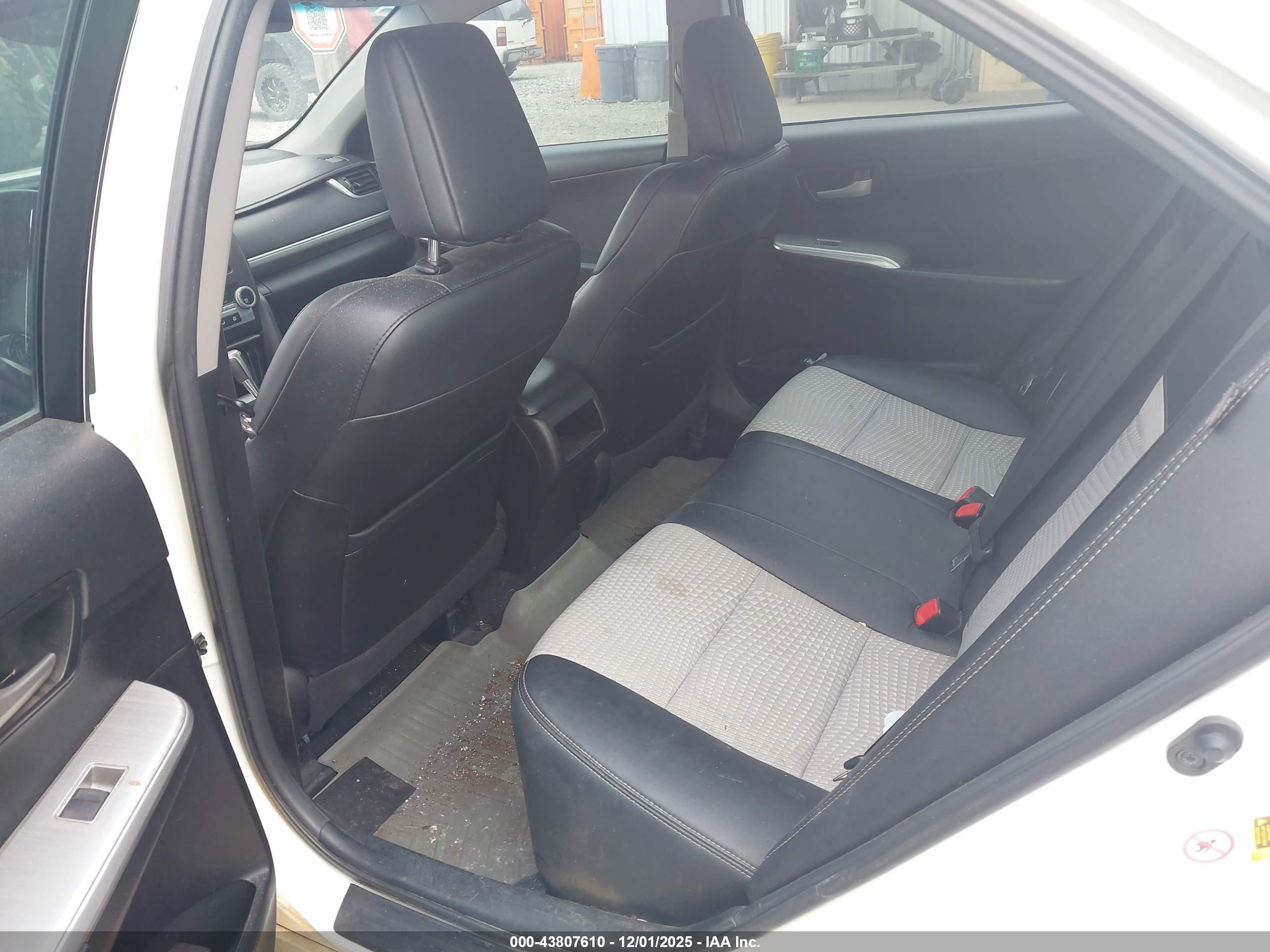 TOYOTA CAMRY image 8