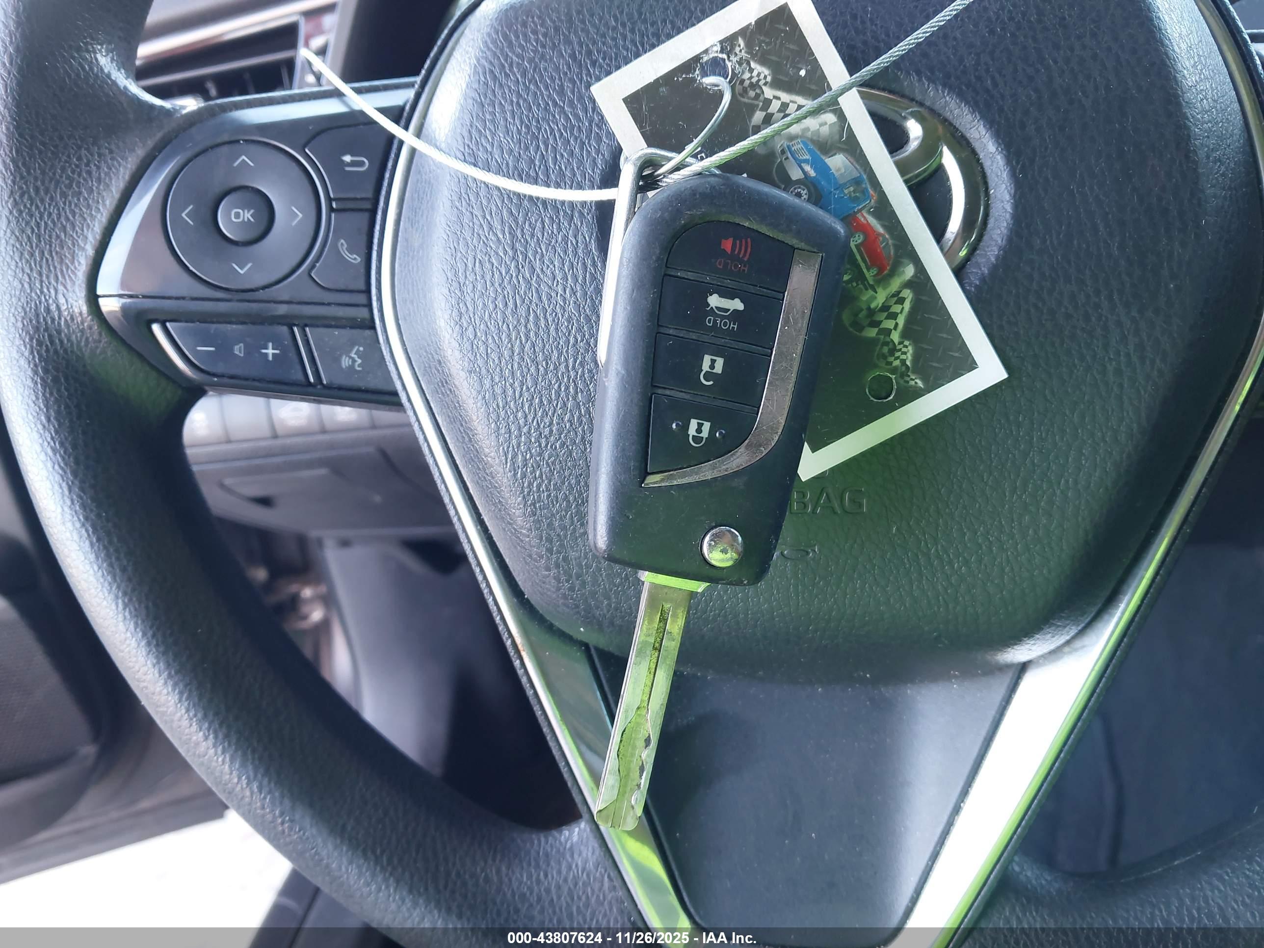 TOYOTA CAMRY image 11