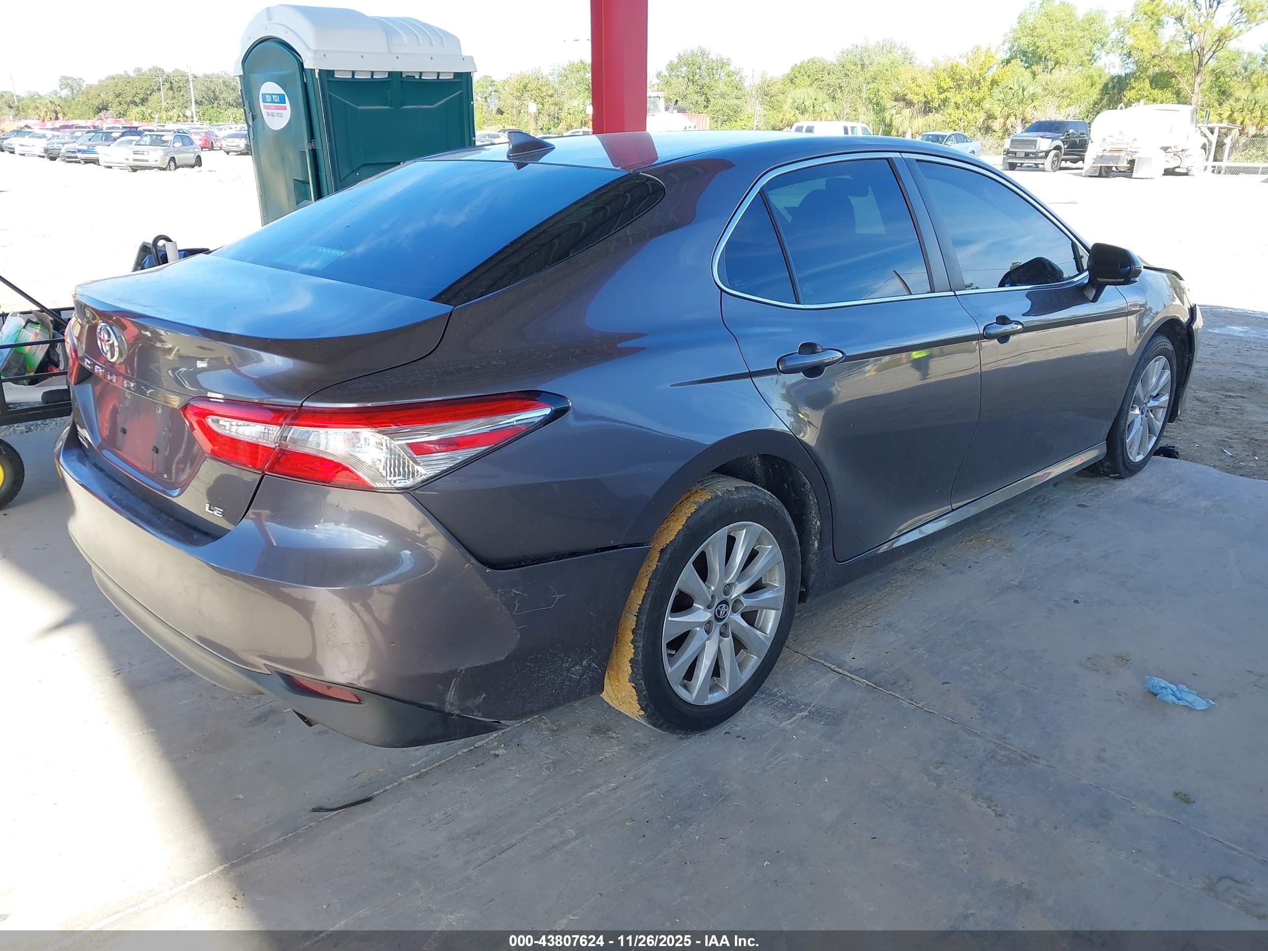 TOYOTA CAMRY image 4