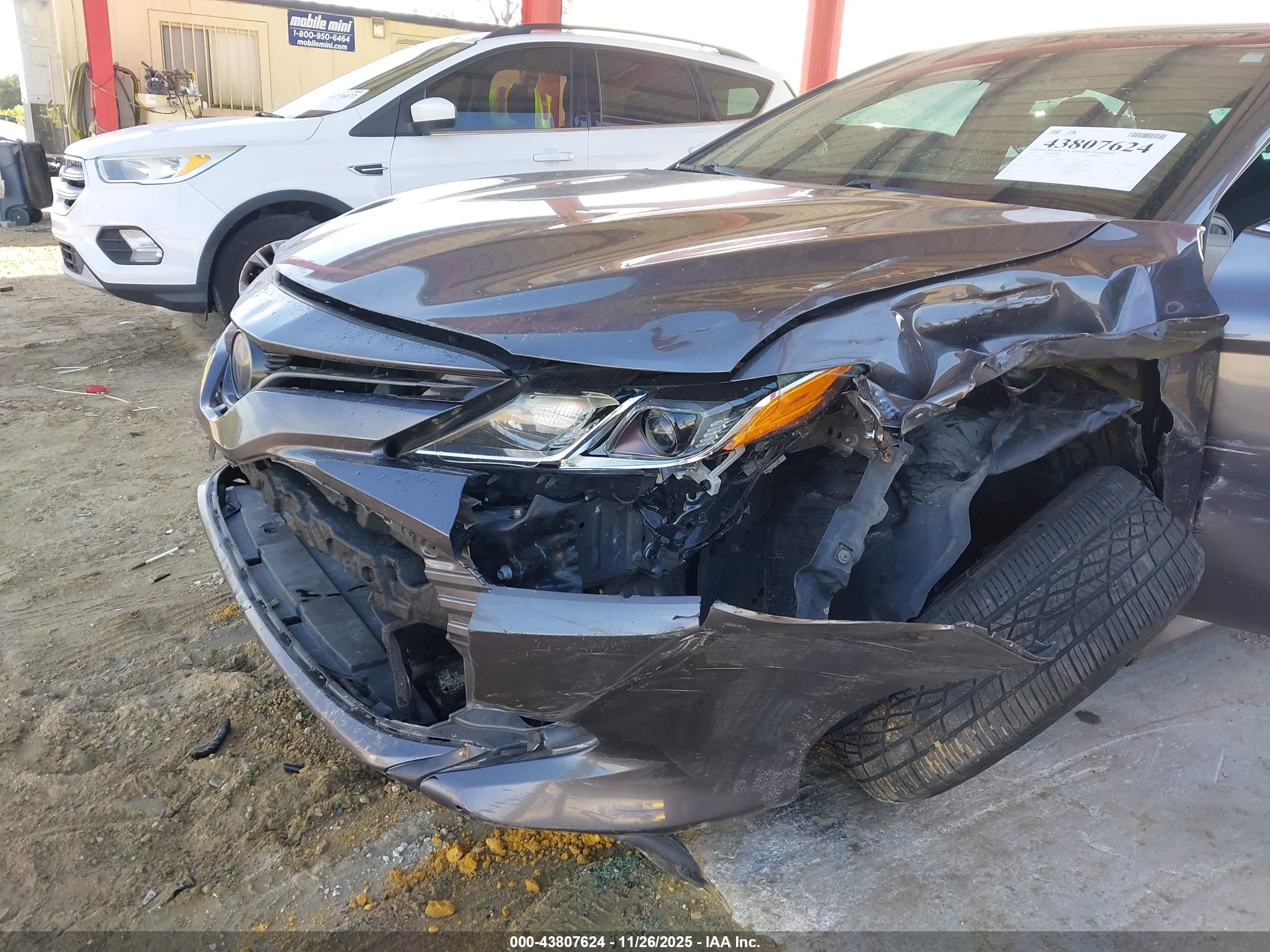 TOYOTA CAMRY image 6
