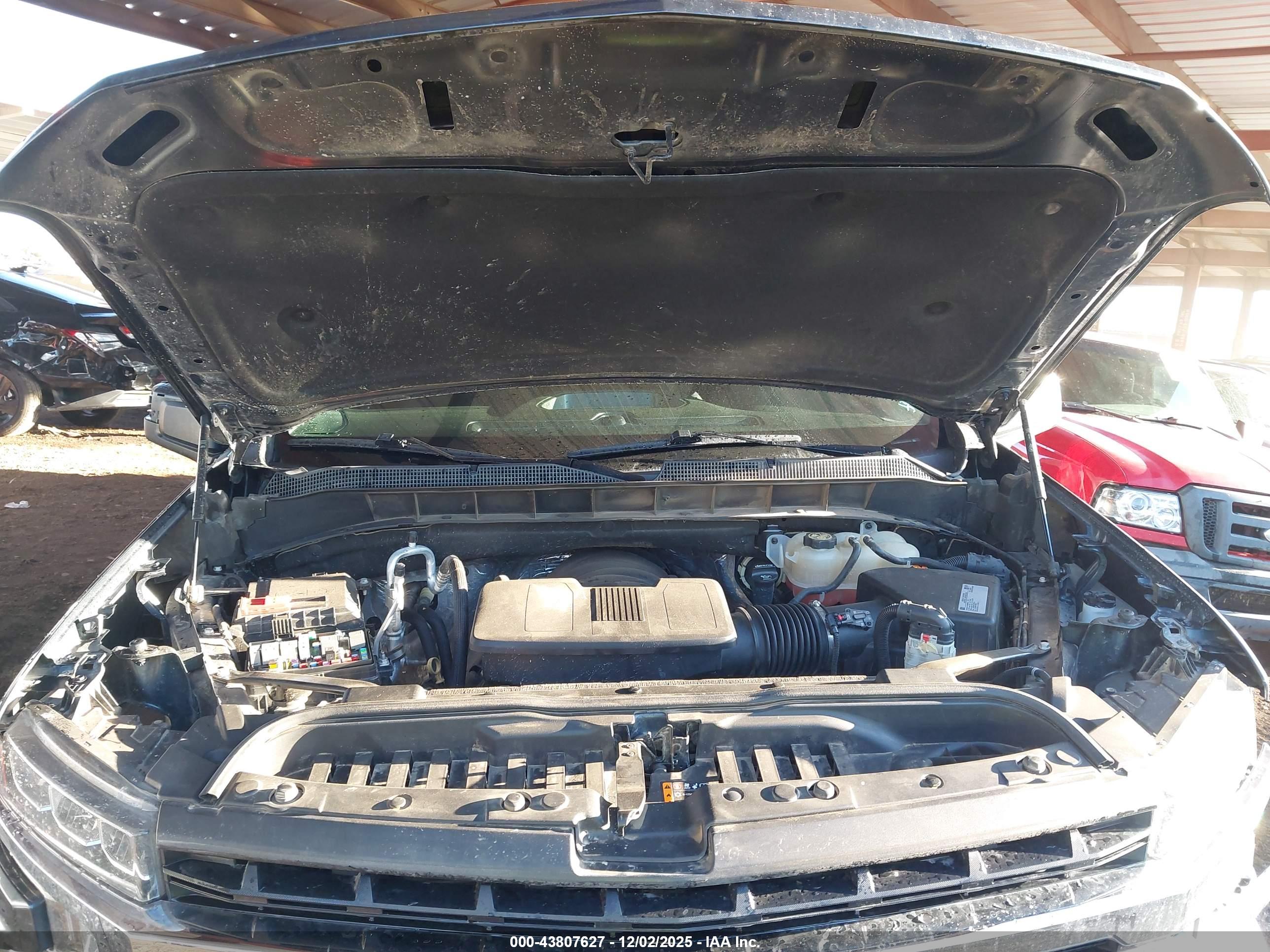 CHEVROLET SILVERADO image 10