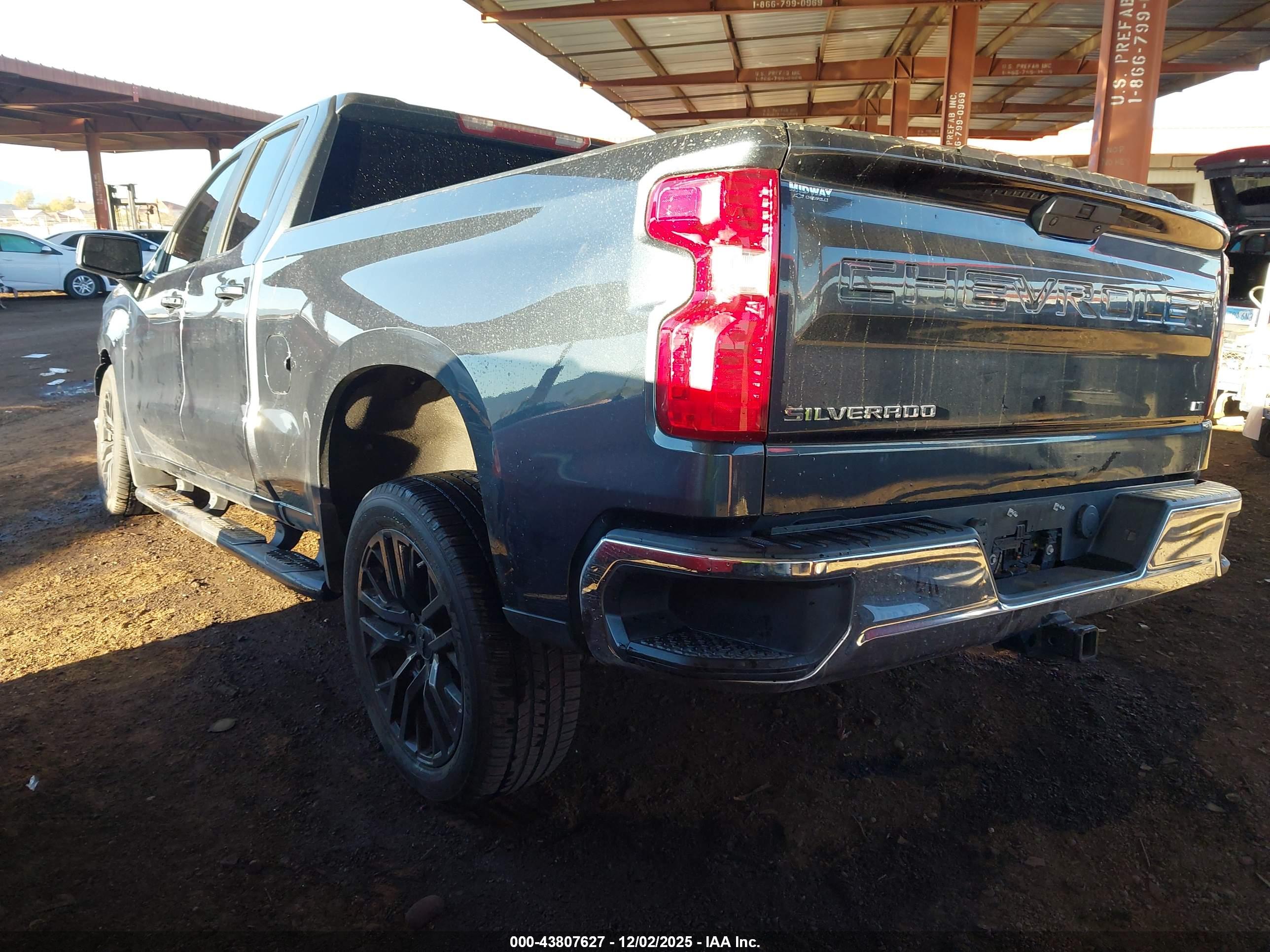 CHEVROLET SILVERADO image 3