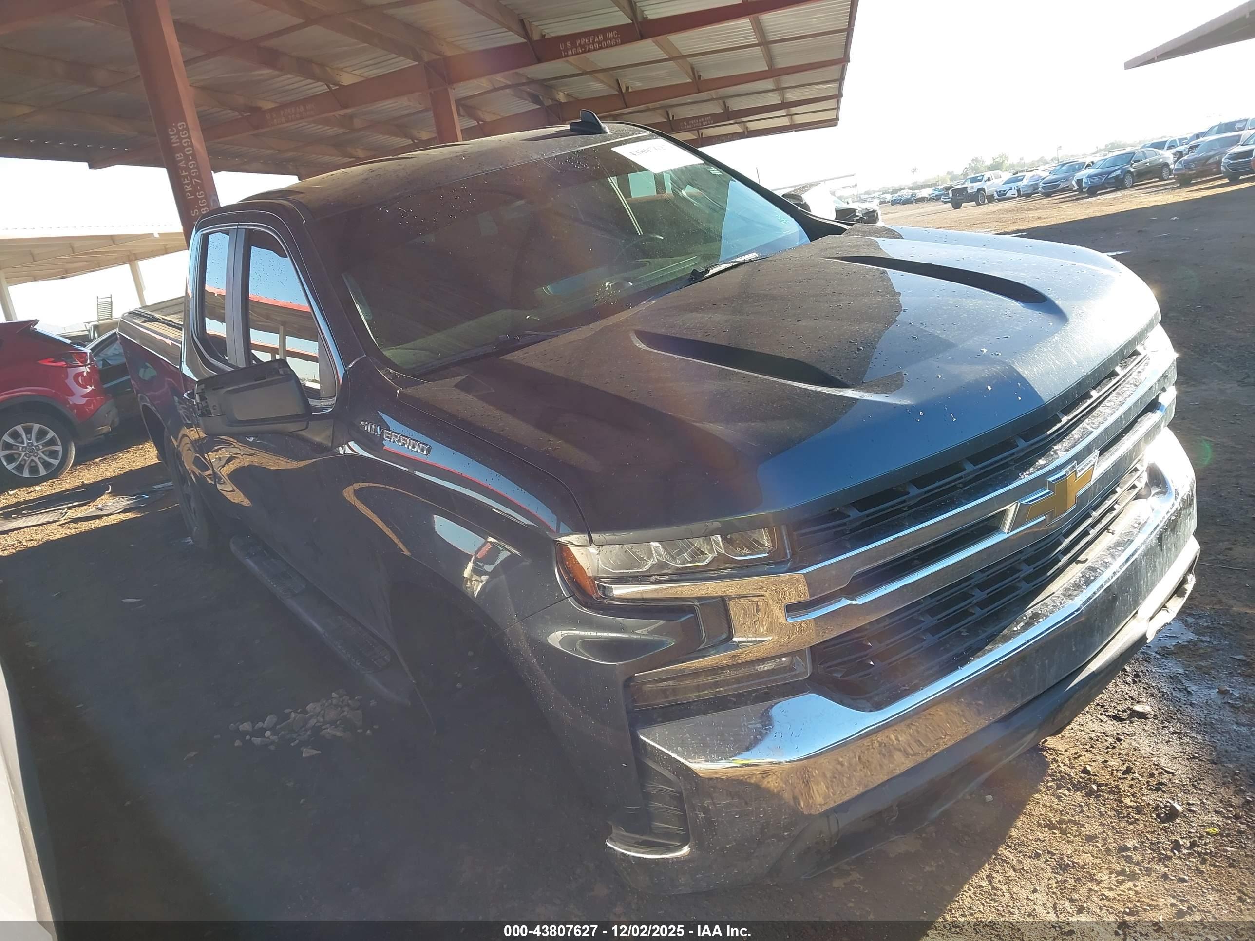 CHEVROLET SILVERADO image 6