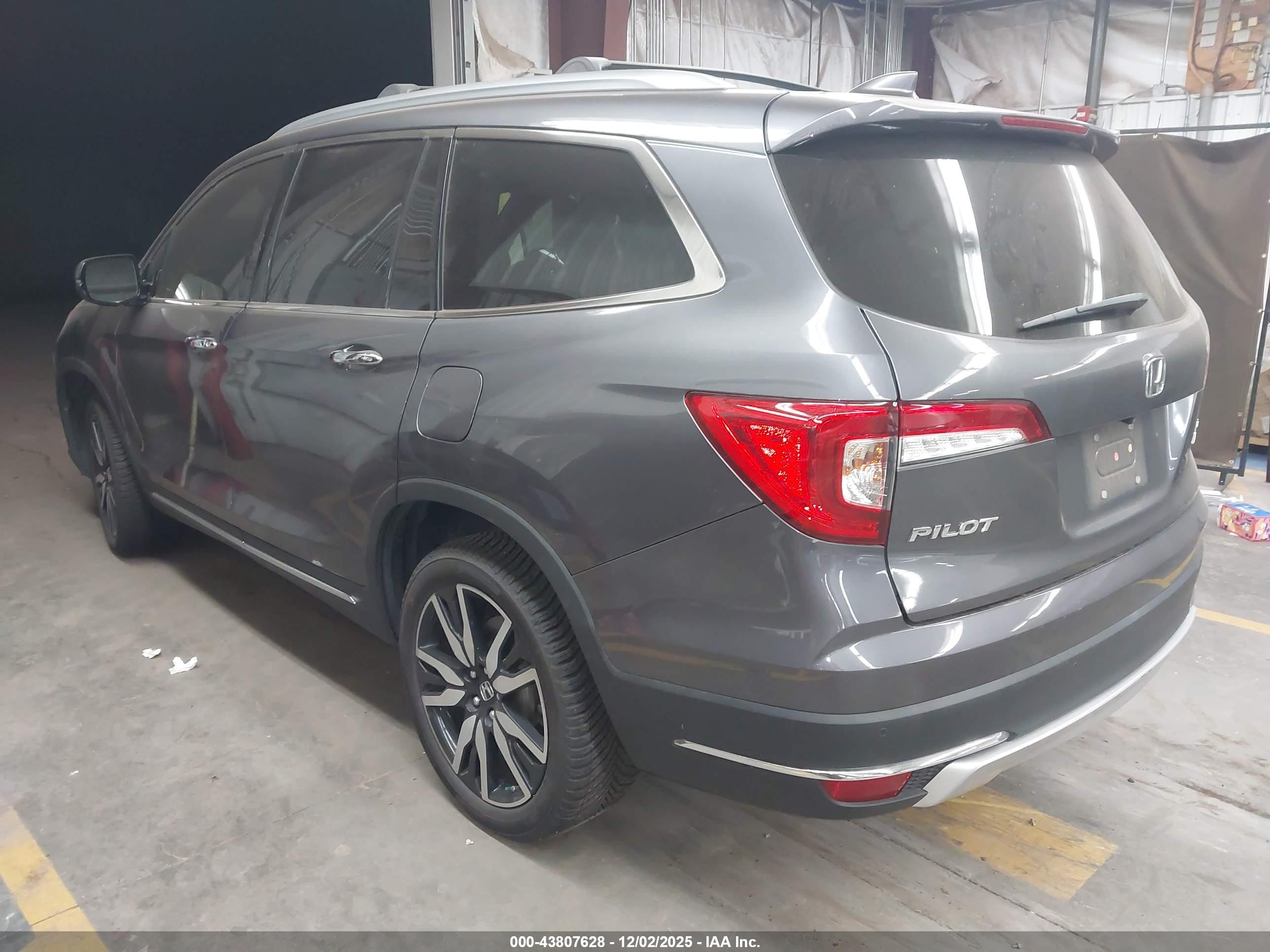 HONDA PILOT image 3